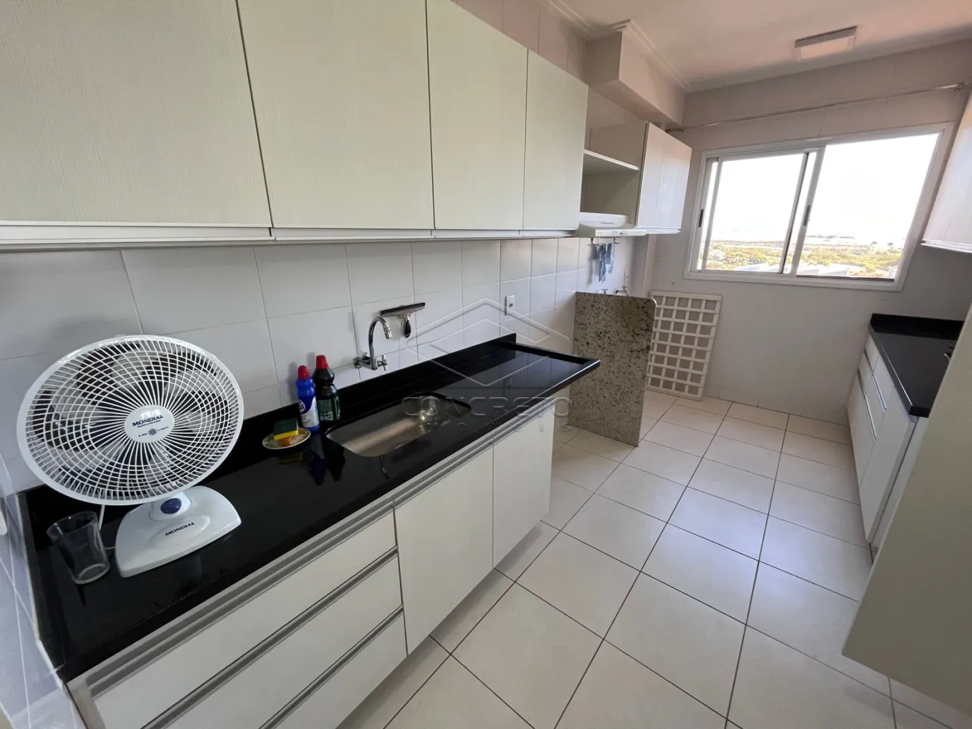 Alugar Apartamento / Padr&atilde;o em Len&ccedil;&oacute;is Paulista R$ 2.300,00 - Foto 1