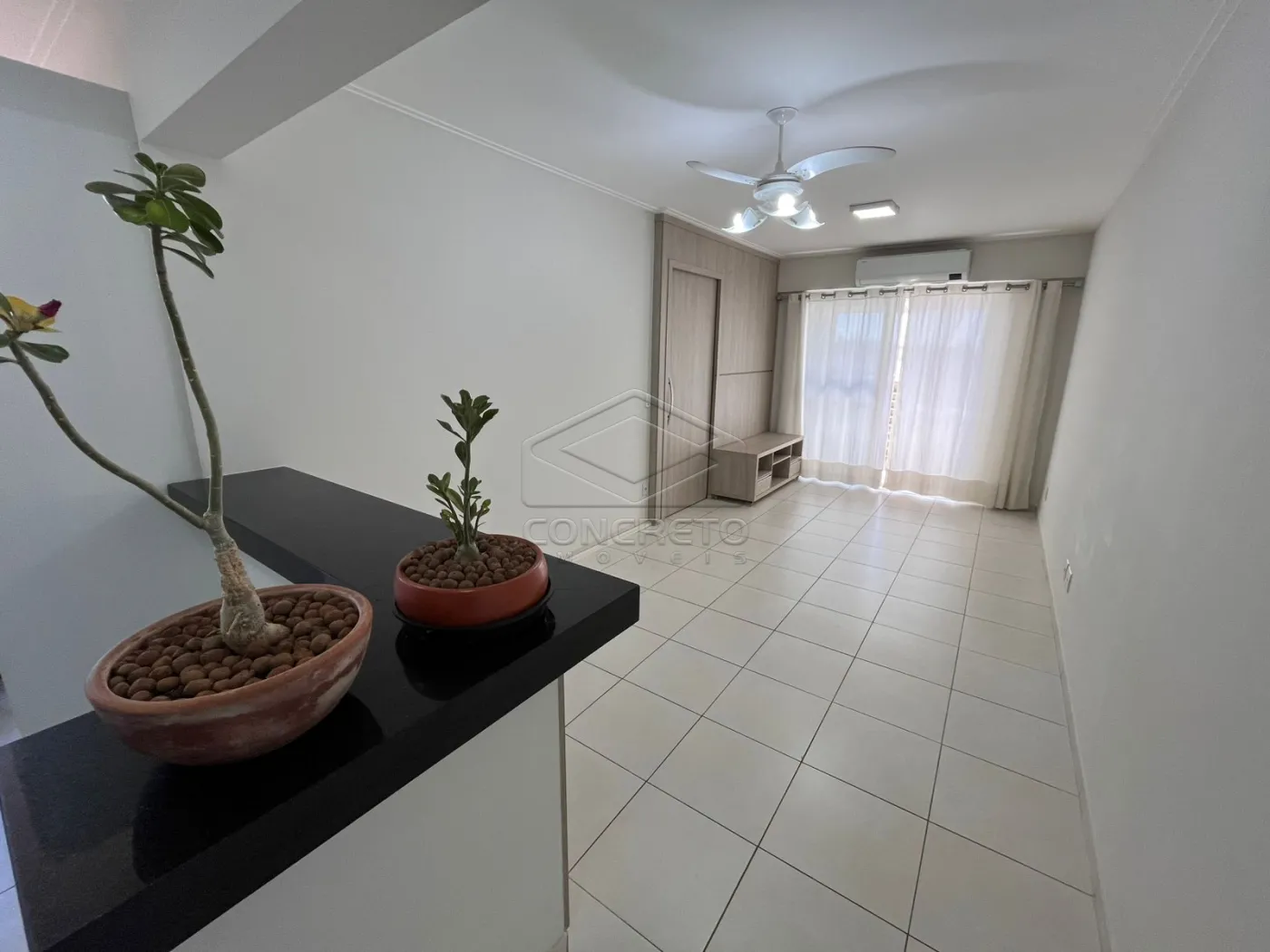Alugar Apartamento / Padr&atilde;o em Len&ccedil;&oacute;is Paulista R$ 2.300,00 - Foto 2