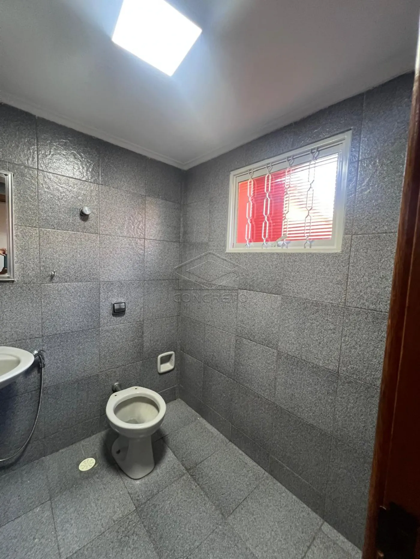 Comprar Casa / Sobrado em Len&ccedil;&oacute;is Paulista R$ 700.000,00 - Foto 3