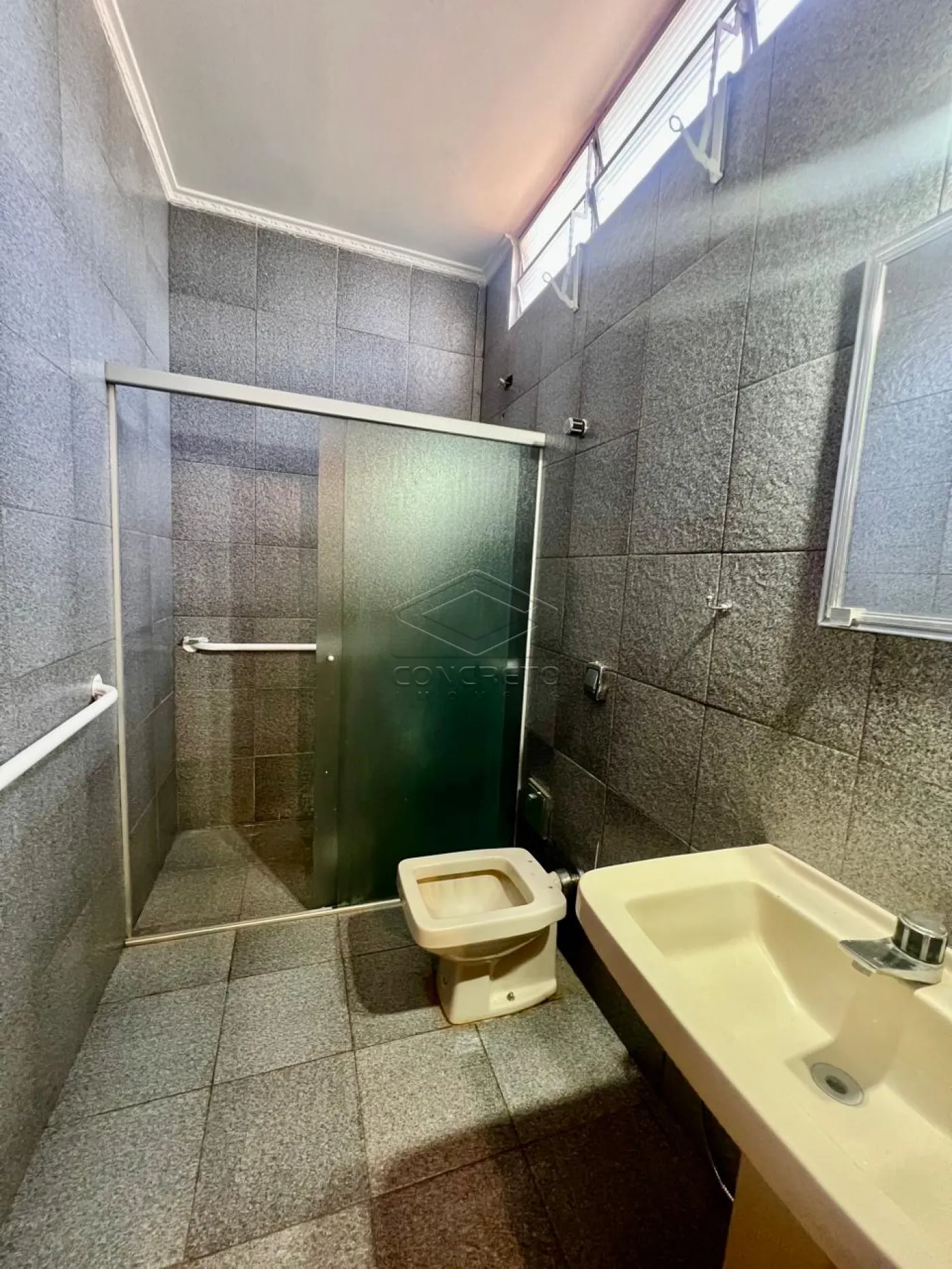 Comprar Casa / Sobrado em Len&ccedil;&oacute;is Paulista R$ 700.000,00 - Foto 8
