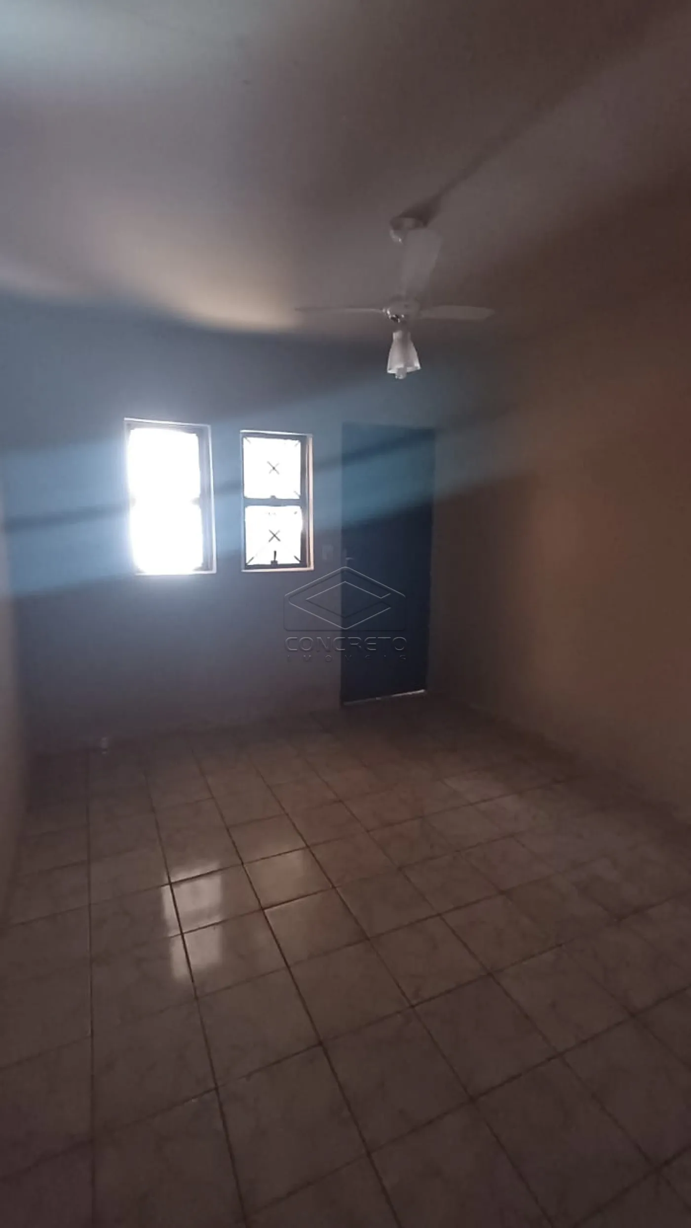 Alugar Casa / Padr&atilde;o em Len&ccedil;&oacute;is Paulista R$ 1.500,00 - Foto 2