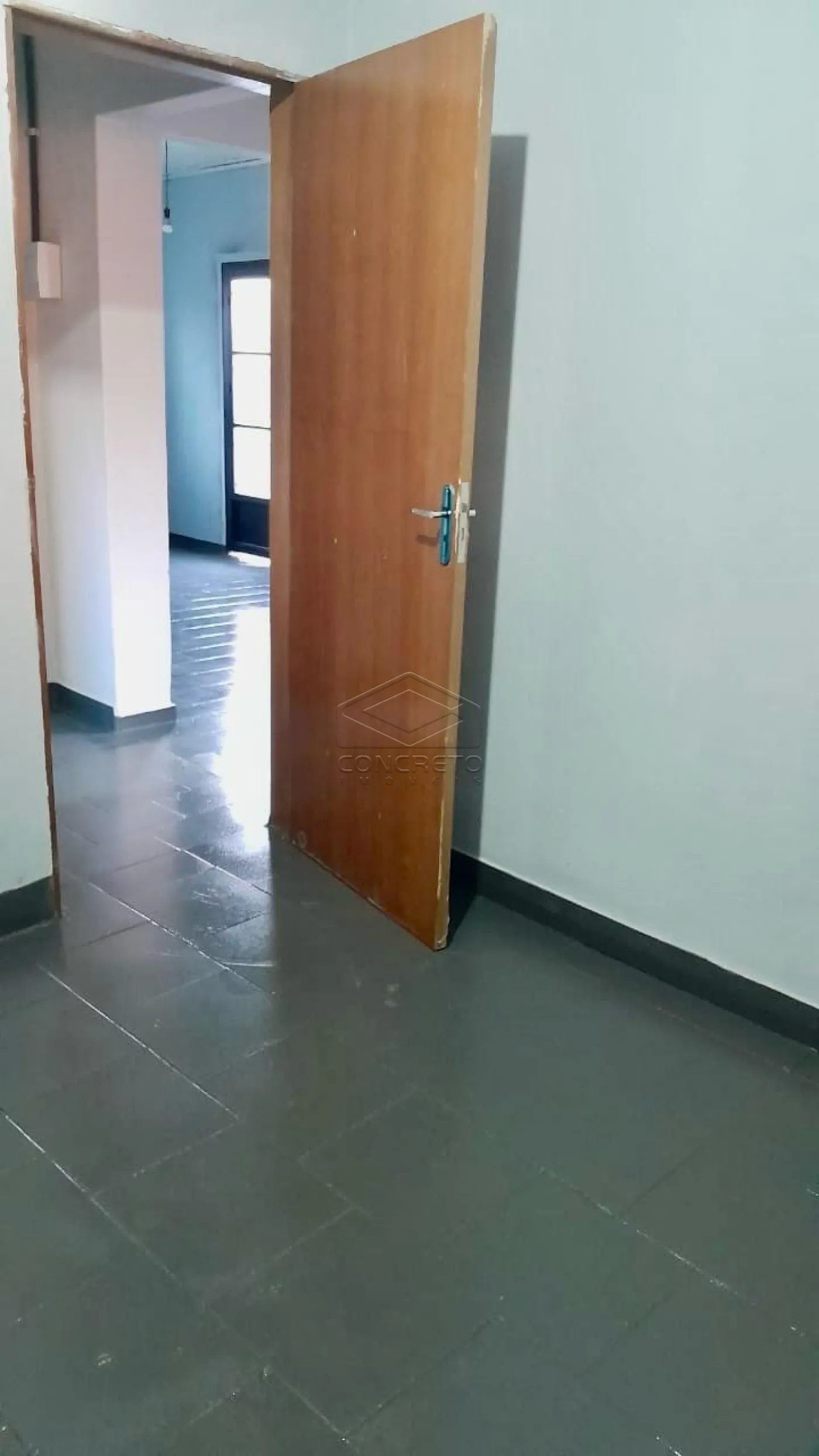 Comprar Casa / Padr&atilde;o em Len&ccedil;&oacute;is Paulista R$ 310.000,00 - Foto 6