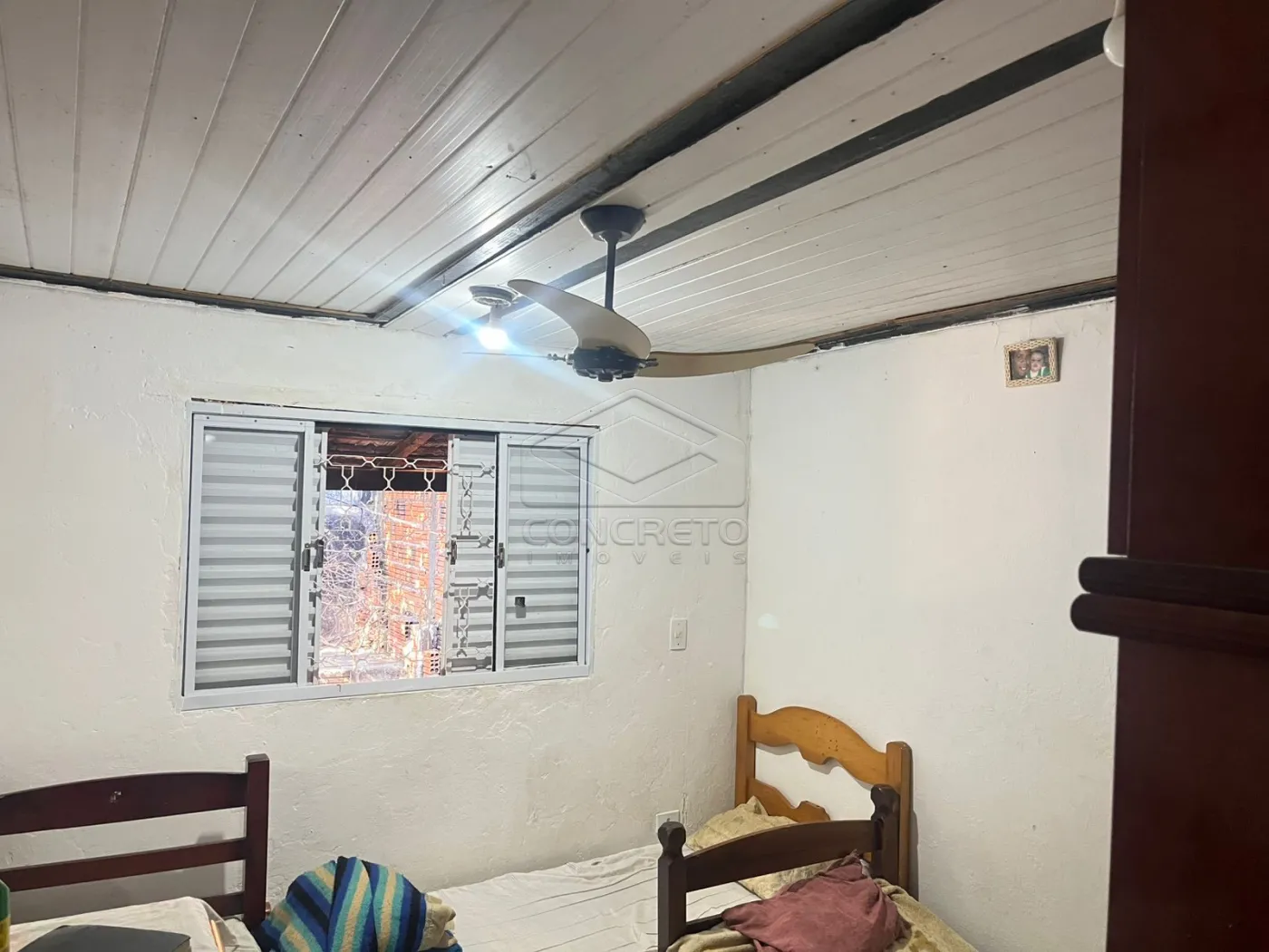Comprar Casa / Padr&atilde;o em Len&ccedil;&oacute;is Paulista R$ 270.000,00 - Foto 4