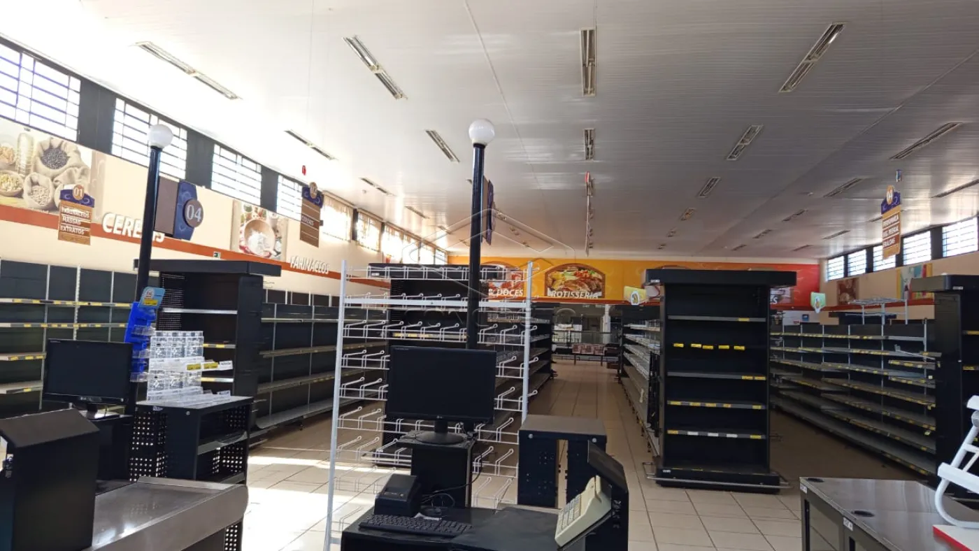 Comprar Comercial / Barrac&atilde;o em Dois C&oacute;rregos R$ 1.200.000,00 - Foto 12