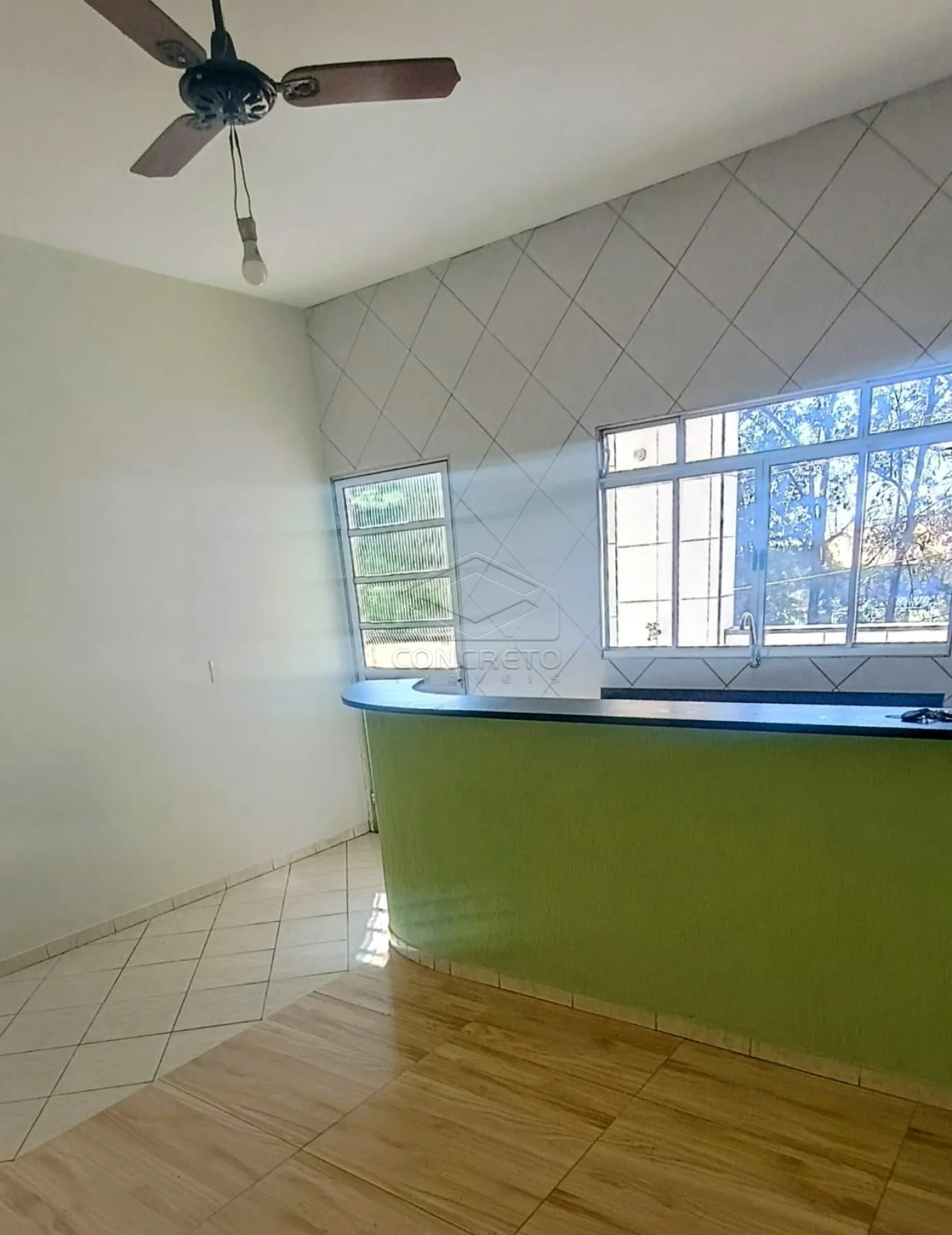 Alugar Apartamento / Kitnet em Len&ccedil;&oacute;is Paulista R$ 1.200,00 - Foto 1