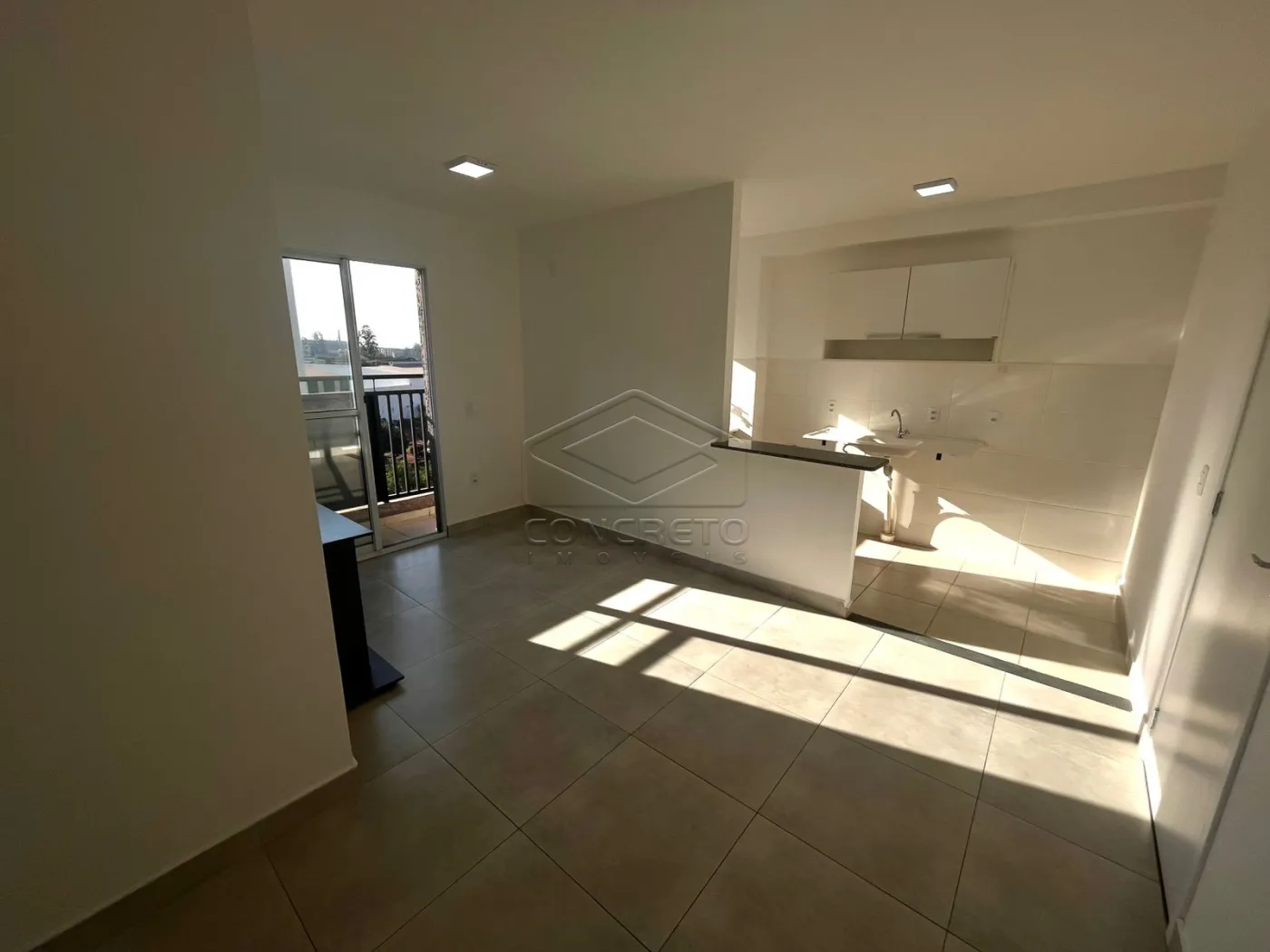 Alugar Apartamento / Padr&atilde;o em Len&ccedil;&oacute;is Paulista R$ 1.700,00 - Foto 1