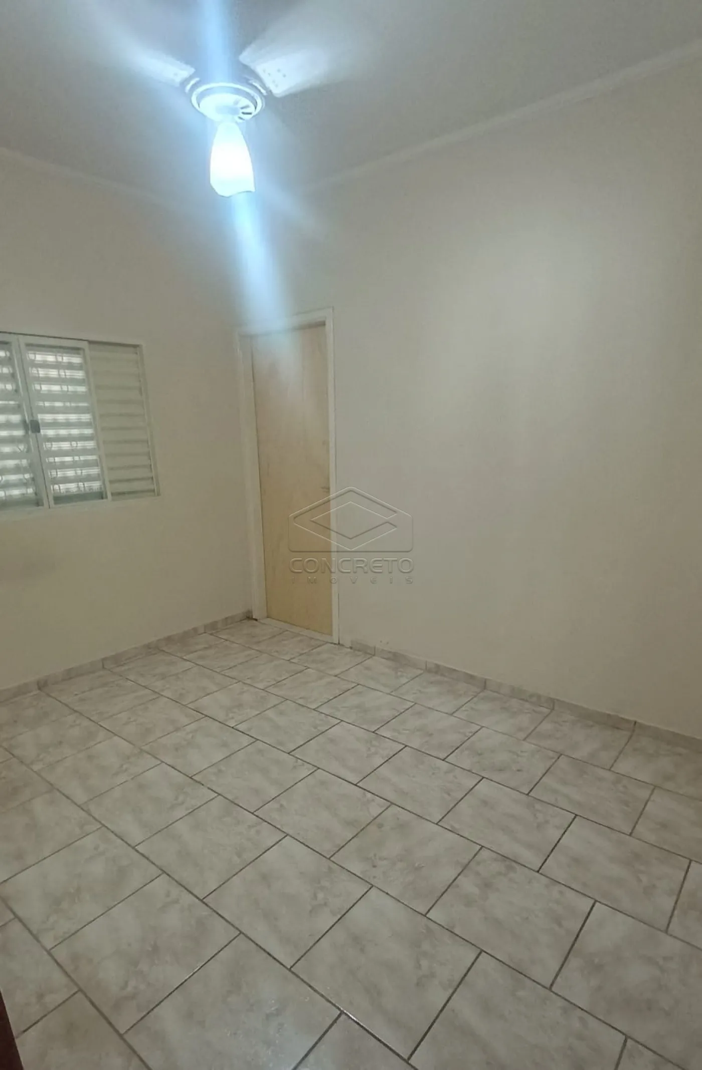 Alugar Casa / Padr&atilde;o em Len&ccedil;&oacute;is Paulista R$ 1.800,00 - Foto 5