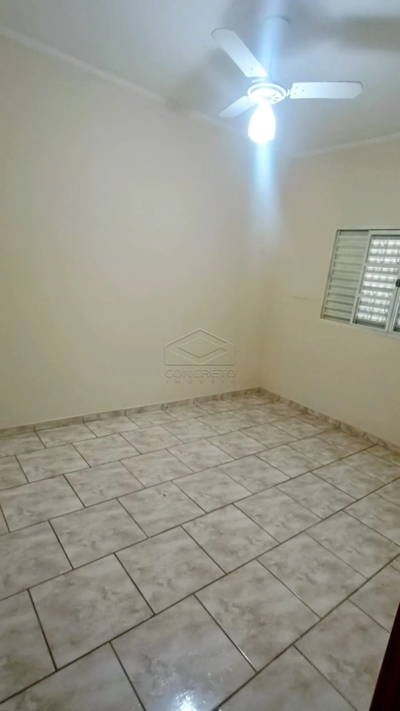 Alugar Casa / Padr&atilde;o em Len&ccedil;&oacute;is Paulista R$ 1.800,00 - Foto 7