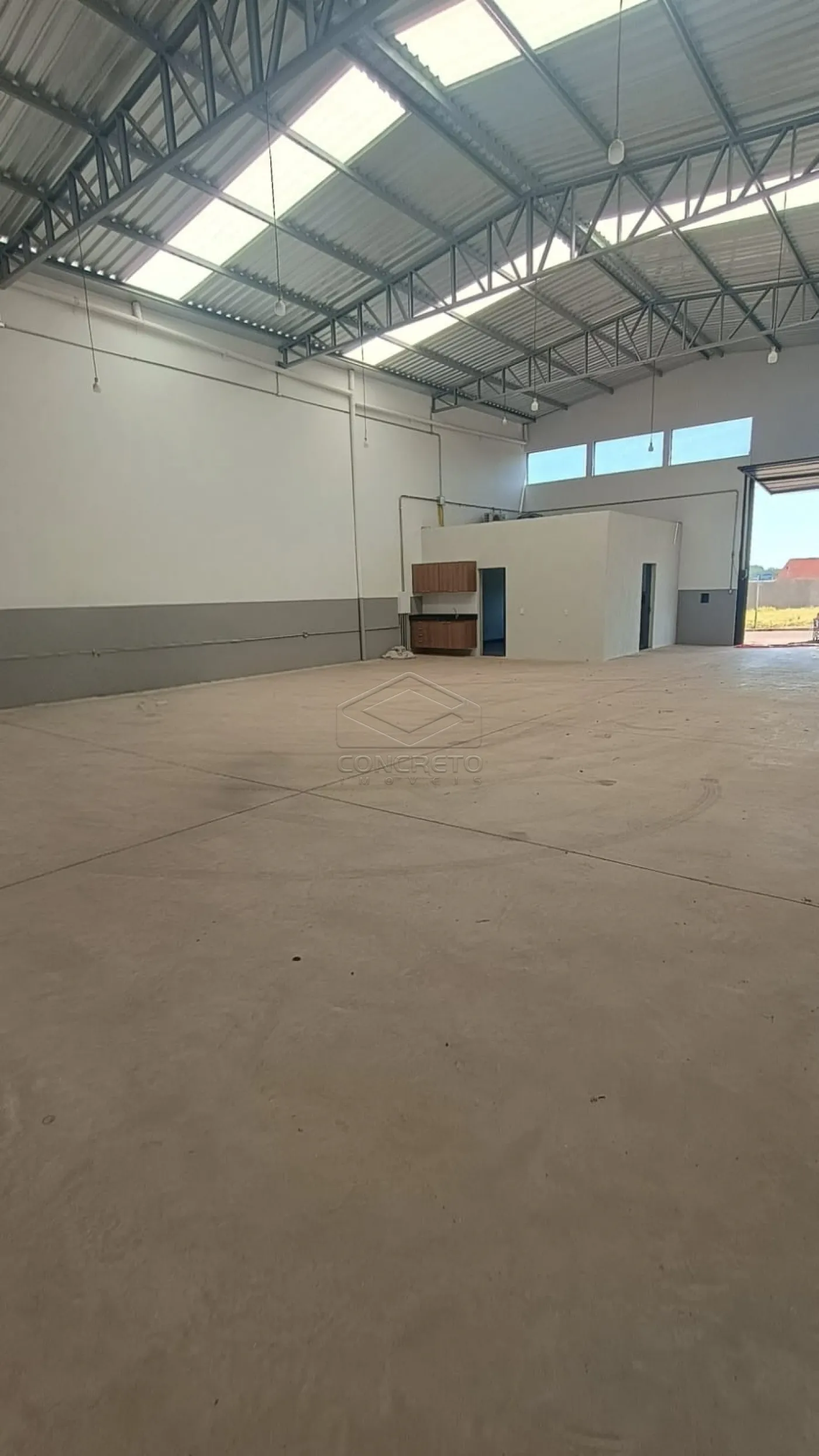 Alugar Comercial / Galp&atilde;o em Len&ccedil;&oacute;is Paulista R$ 5.000,00 - Foto 1