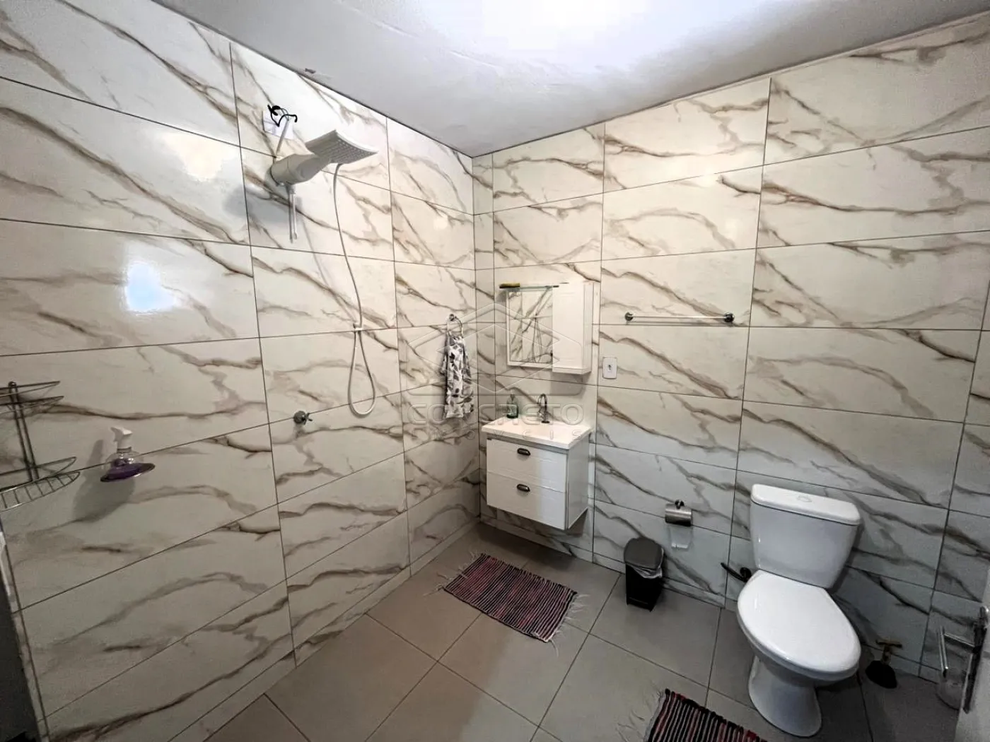 Comprar Casa / Padr&atilde;o em Len&ccedil;&oacute;is Paulista R$ 350.000,00 - Foto 4