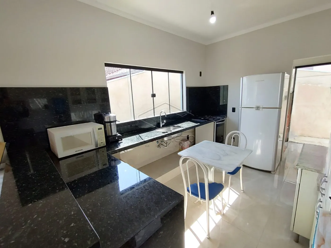 Comprar Casa / Padr&atilde;o em Len&ccedil;&oacute;is Paulista R$ 470.000,00 - Foto 2