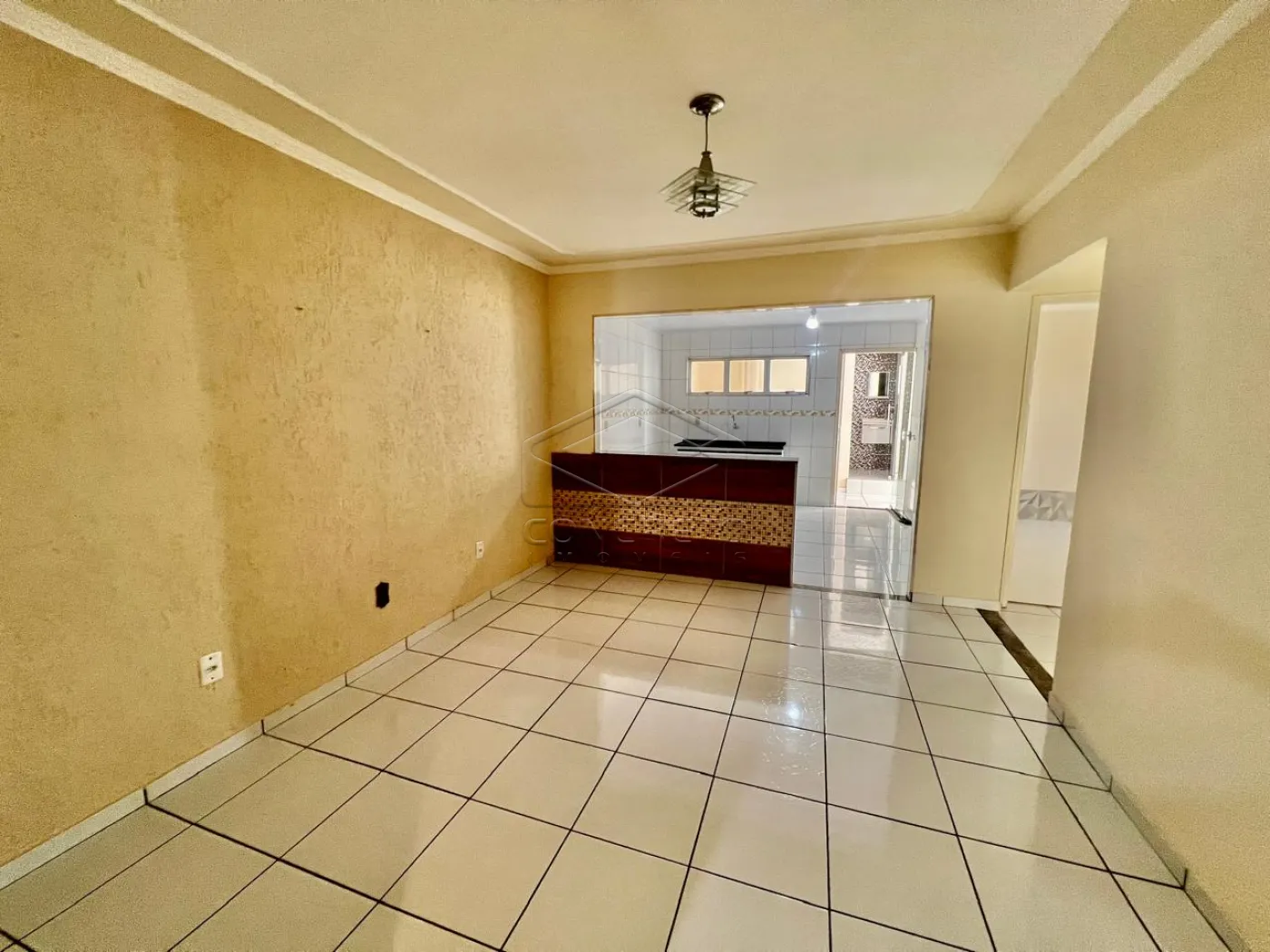 Comprar Casa / Padr&atilde;o em Len&ccedil;&oacute;is Paulista R$ 340.000,00 - Foto 3
