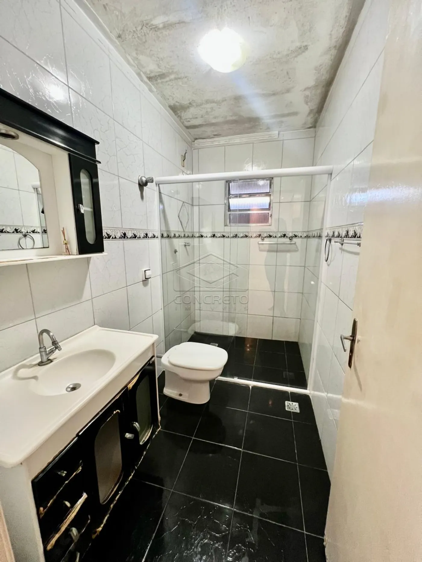 Comprar Casa / Padr&atilde;o em Len&ccedil;&oacute;is Paulista R$ 340.000,00 - Foto 6