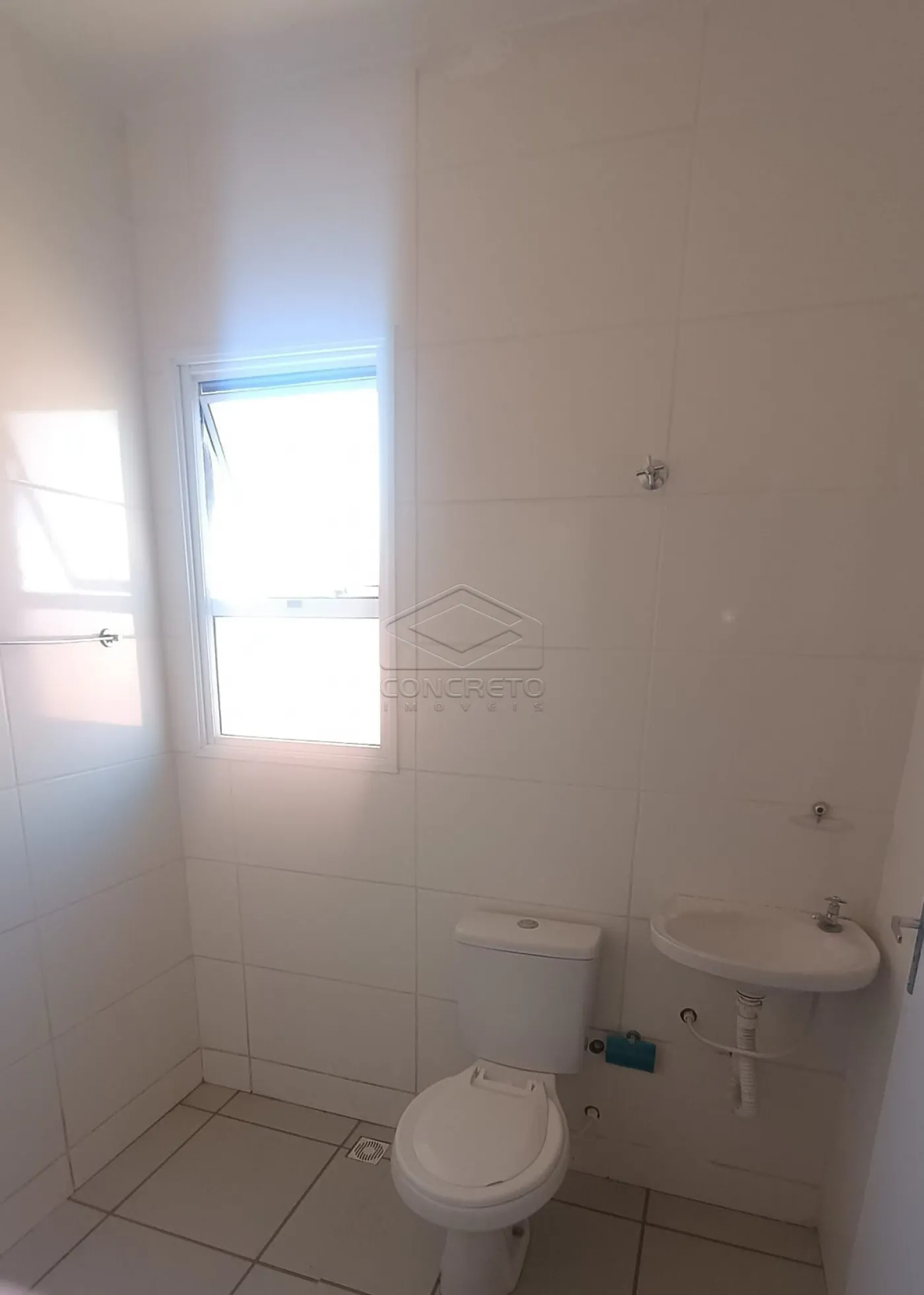 Alugar Casa / Padr&atilde;o em Len&ccedil;&oacute;is Paulista R$ 1.250,00 - Foto 5