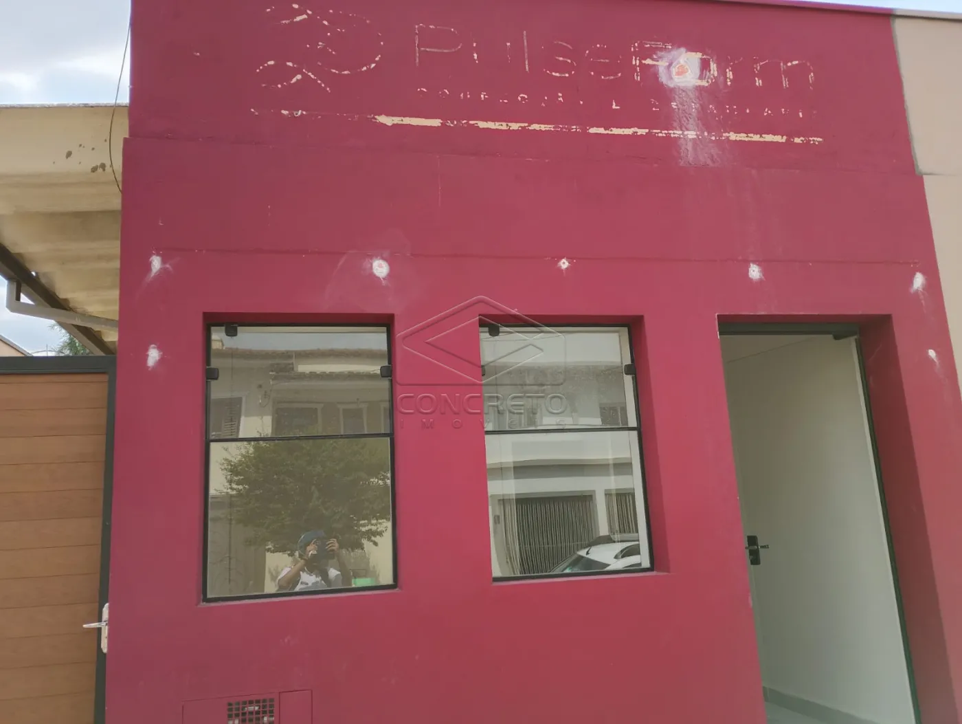 Alugar Comercial / Loja em Botucatu R$ 1.650,00 - Foto 2