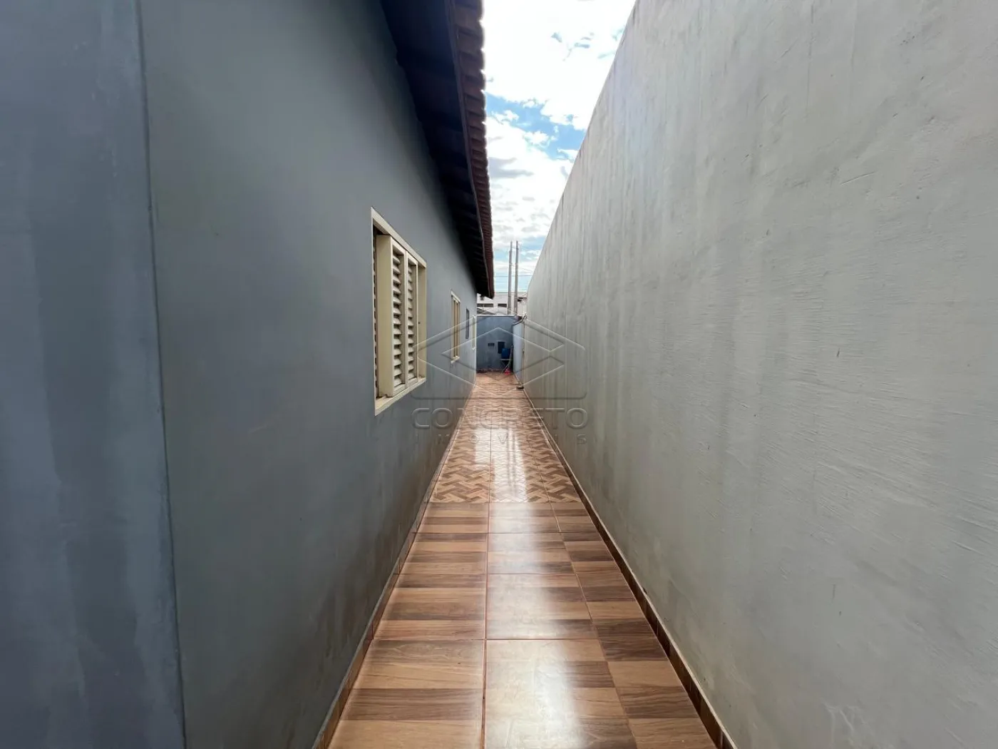 Comprar Casa / Padr&atilde;o em Len&ccedil;&oacute;is Paulista R$ 380.000,00 - Foto 2