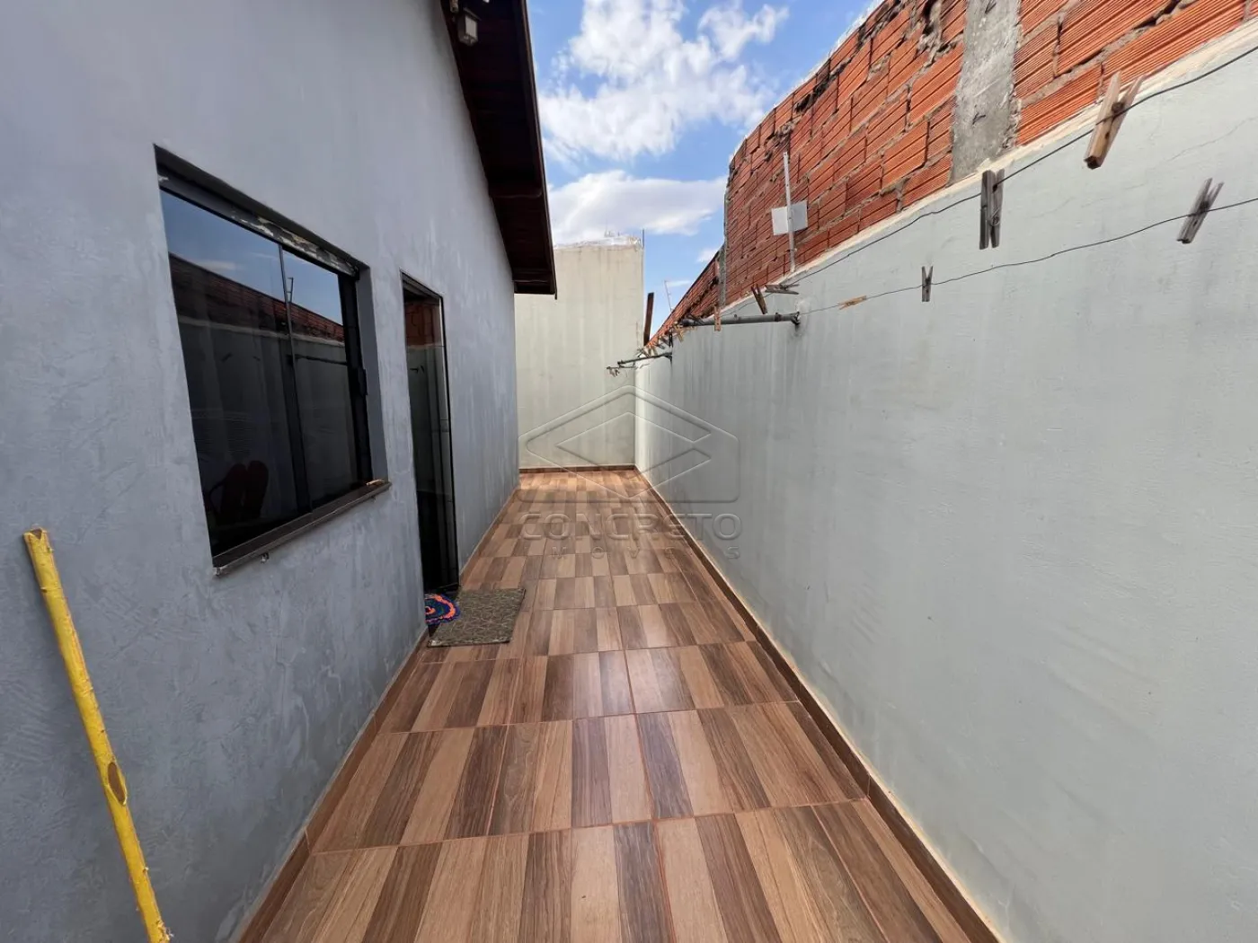 Comprar Casa / Padr&atilde;o em Len&ccedil;&oacute;is Paulista R$ 380.000,00 - Foto 3