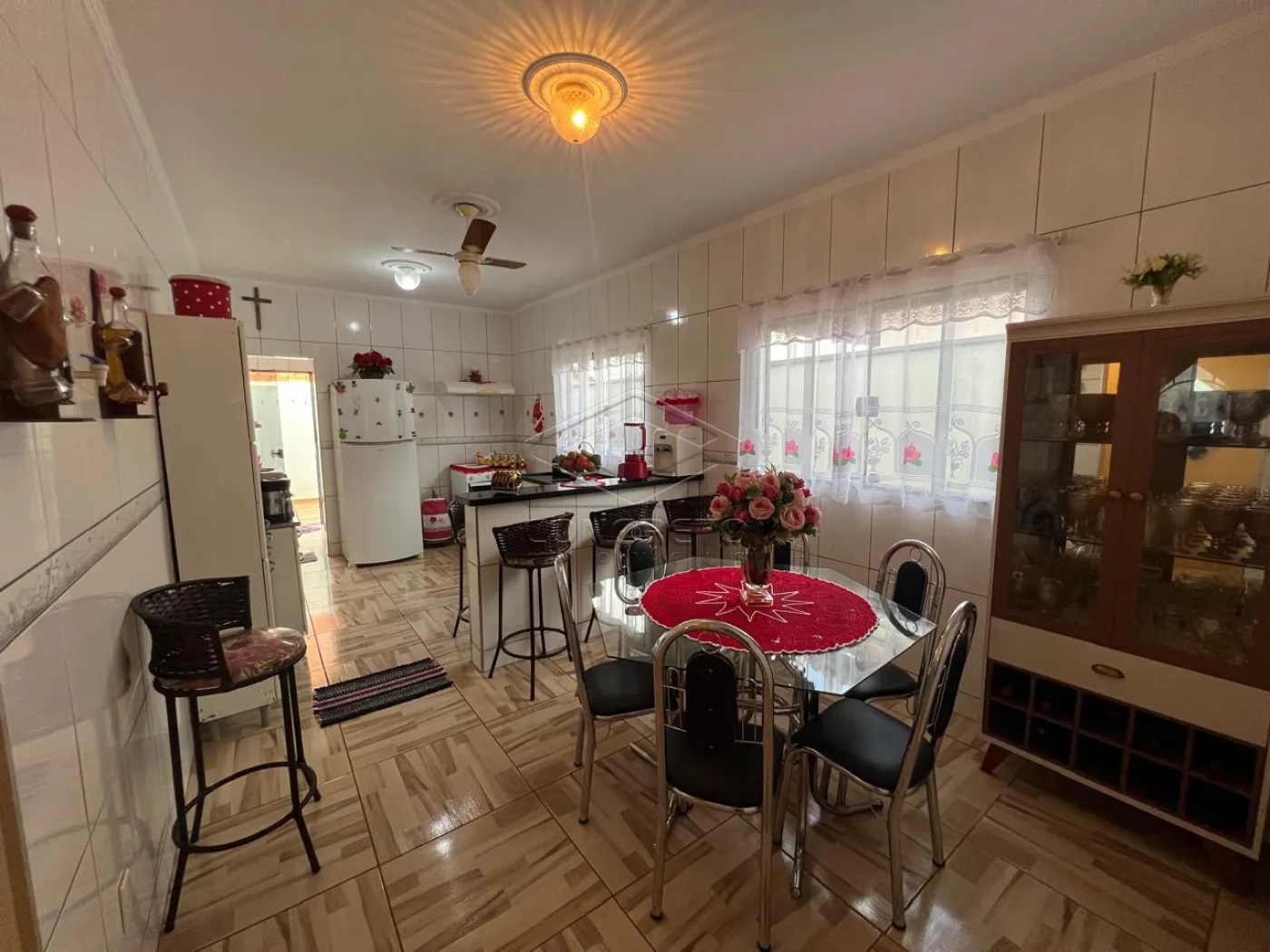 Comprar Casa / Padr&atilde;o em Len&ccedil;&oacute;is Paulista R$ 380.000,00 - Foto 6