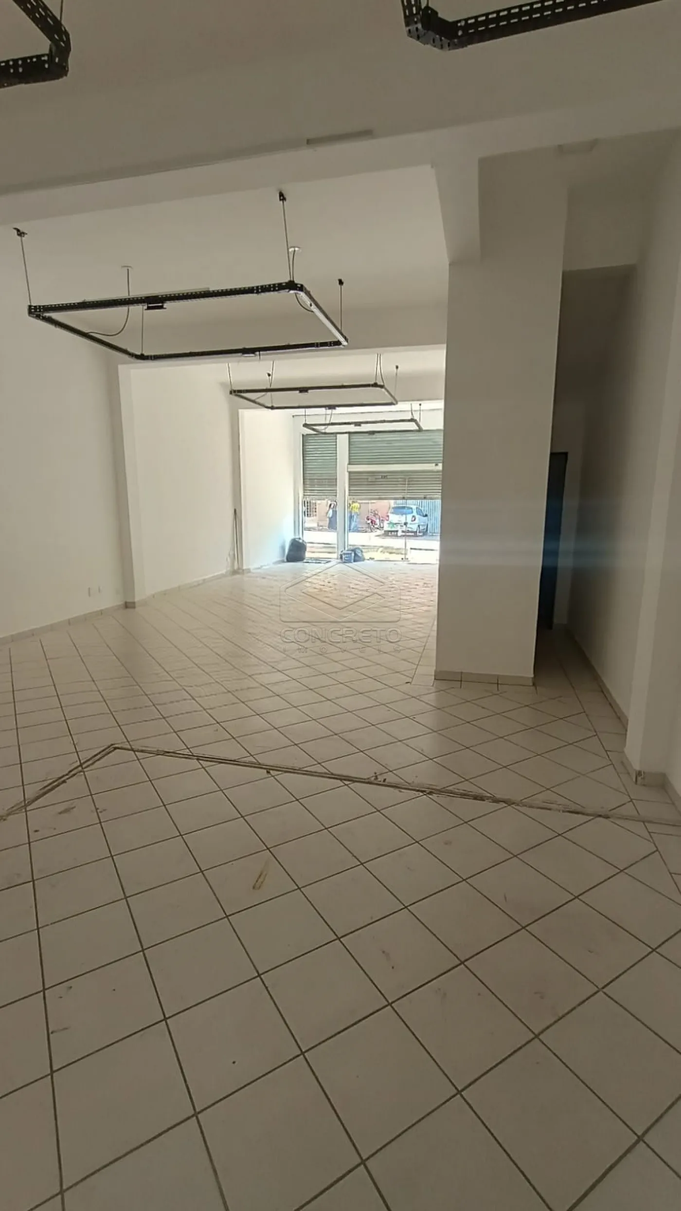 Alugar Comercial / Loja em Len&ccedil;&oacute;is Paulista R$ 5.000,00 - Foto 5