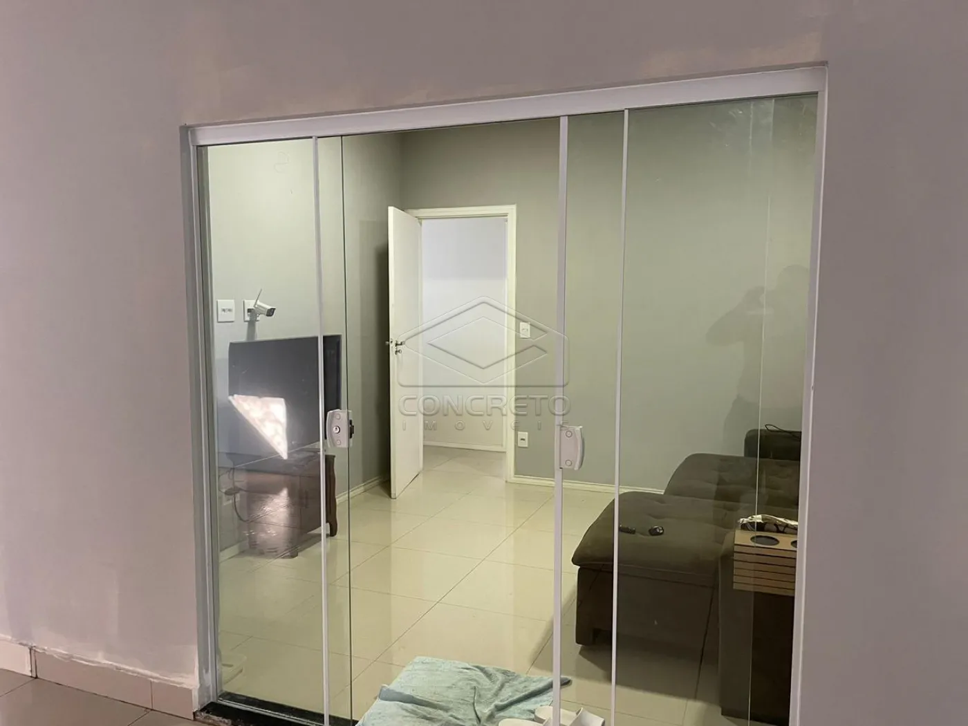 Comprar Casa / Padr&atilde;o em Bauru R$ 400.000,00 - Foto 2