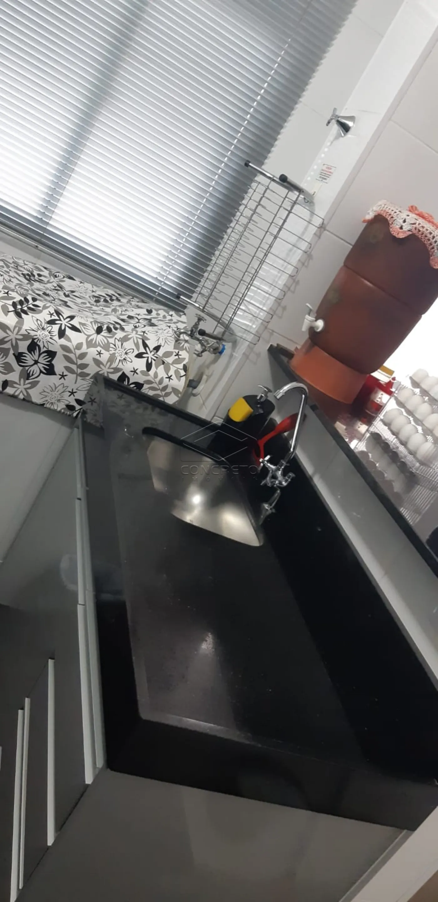 Comprar Apartamento / Padr&atilde;o em Botucatu R$ 215.000,00 - Foto 6