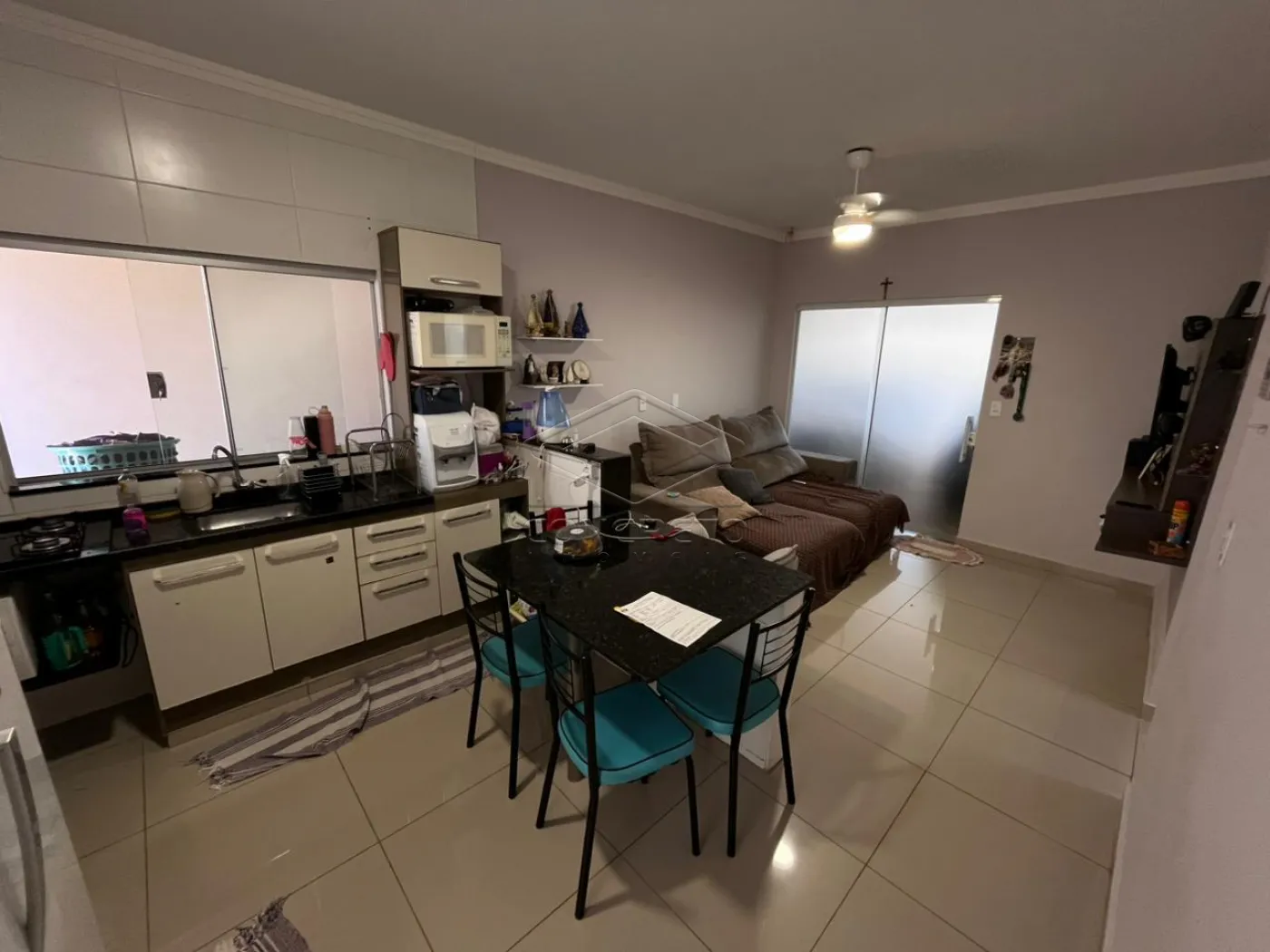 Comprar Casa / Padr&atilde;o em Len&ccedil;&oacute;is Paulista R$ 300.000,00 - Foto 2