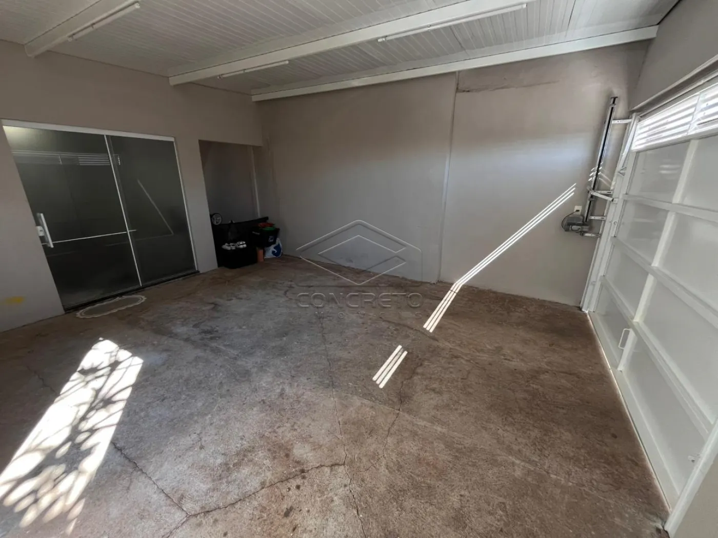 Comprar Casa / Padr&atilde;o em Len&ccedil;&oacute;is Paulista R$ 300.000,00 - Foto 3