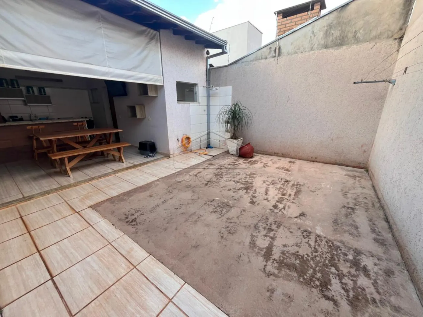 Comprar Casa / Padr&atilde;o em Len&ccedil;&oacute;is Paulista R$ 670.000,00 - Foto 4
