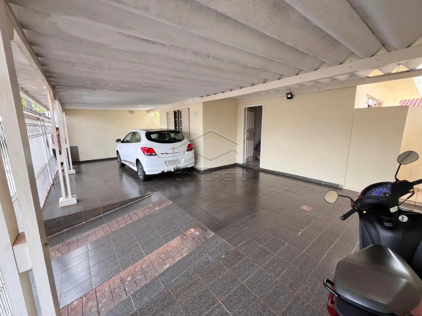 Comprar Casa / Padr&atilde;o em Len&ccedil;&oacute;is Paulista R$ 410.000,00 - Foto 4