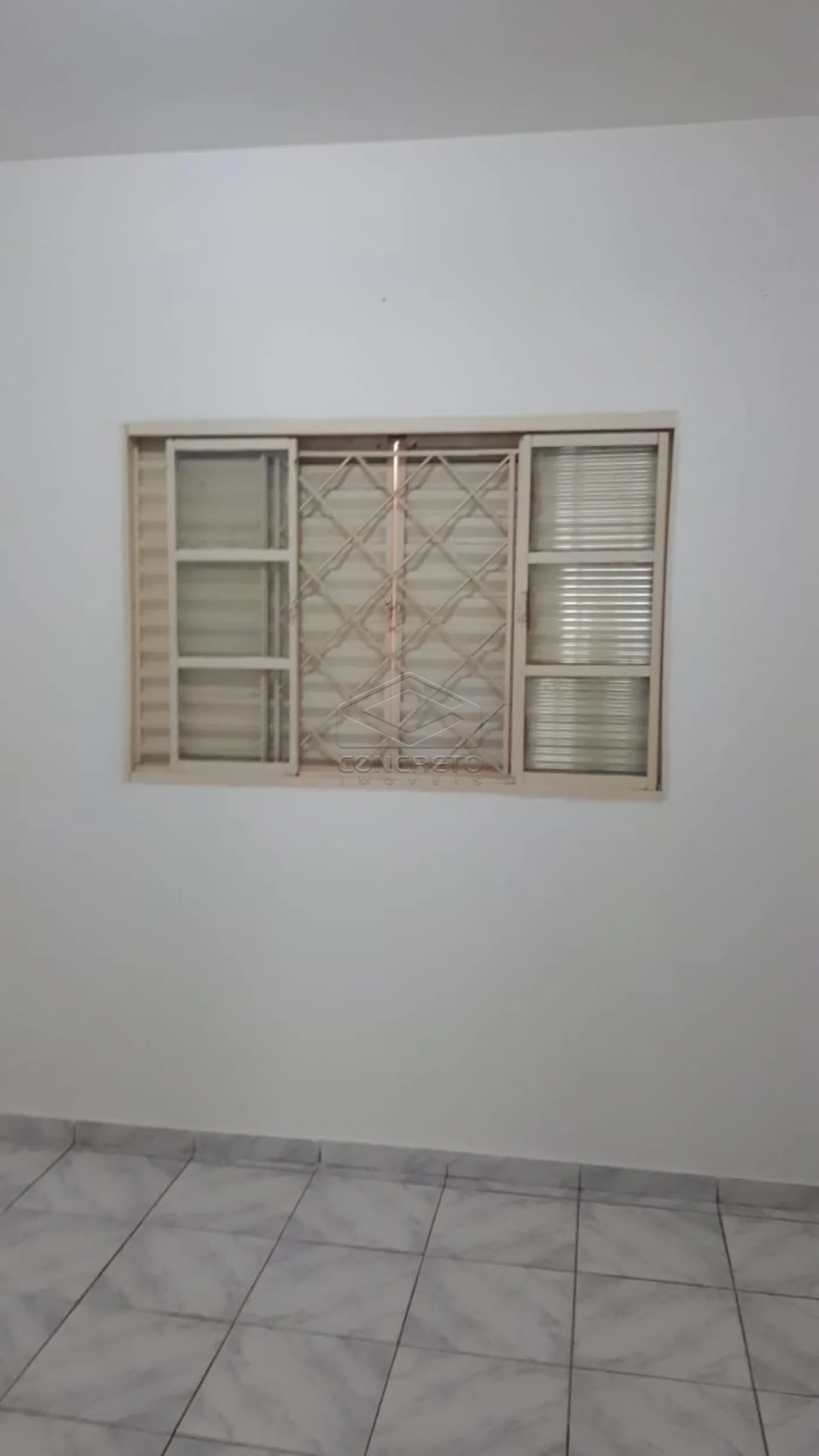 Comprar Casa / Padr&atilde;o em Len&ccedil;&oacute;is Paulista R$ 320.000,00 - Foto 4