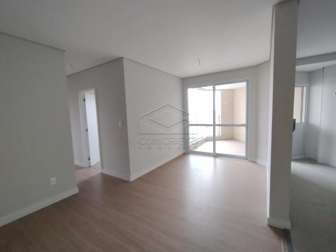 Alugar Apartamento / Padr&atilde;o em Len&ccedil;&oacute;is Paulista R$ 3.000,00 - Foto 2