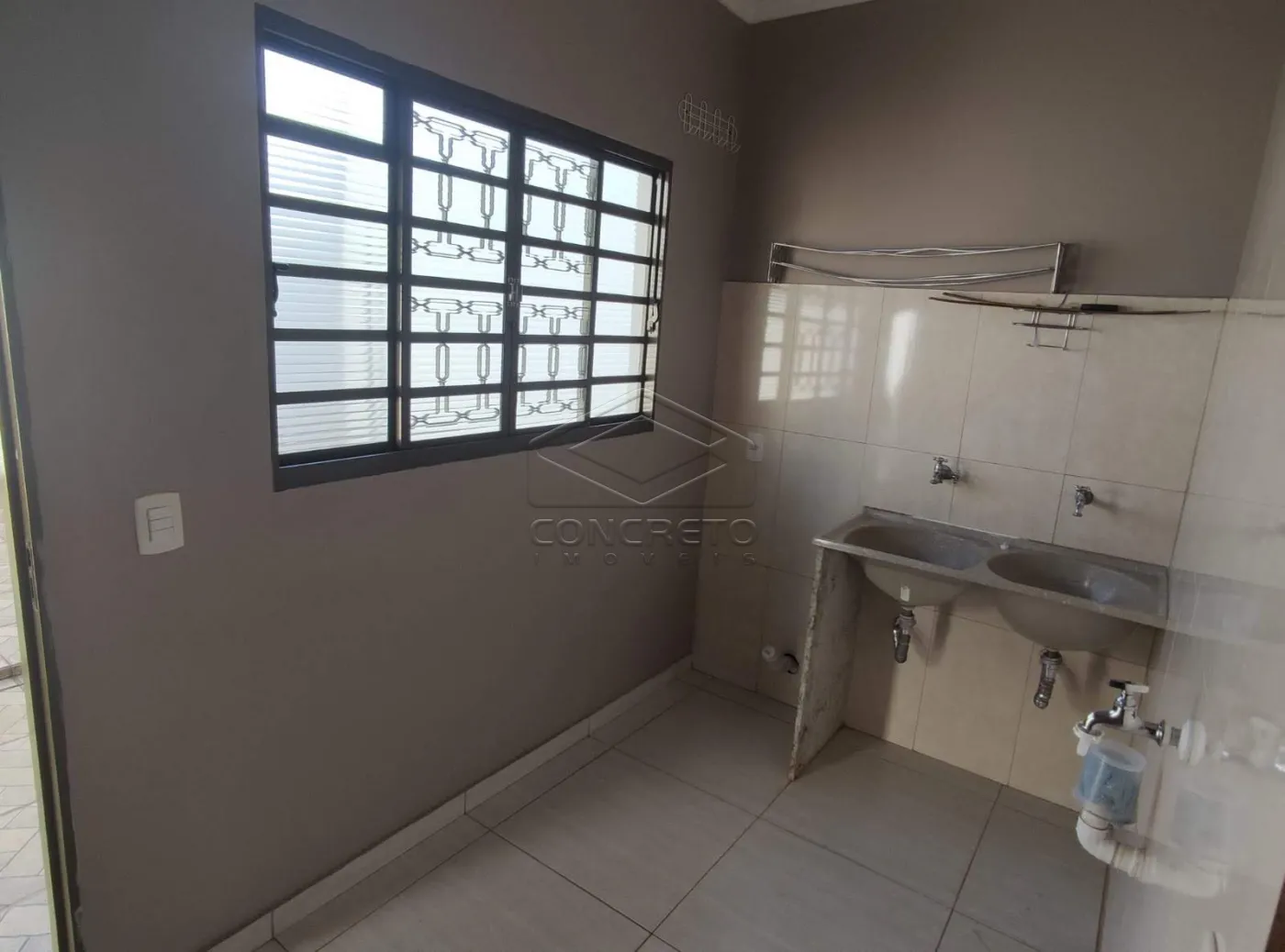 Alugar Casa / Padr&atilde;o em Len&ccedil;&oacute;is Paulista R$ 2.500,00 - Foto 8