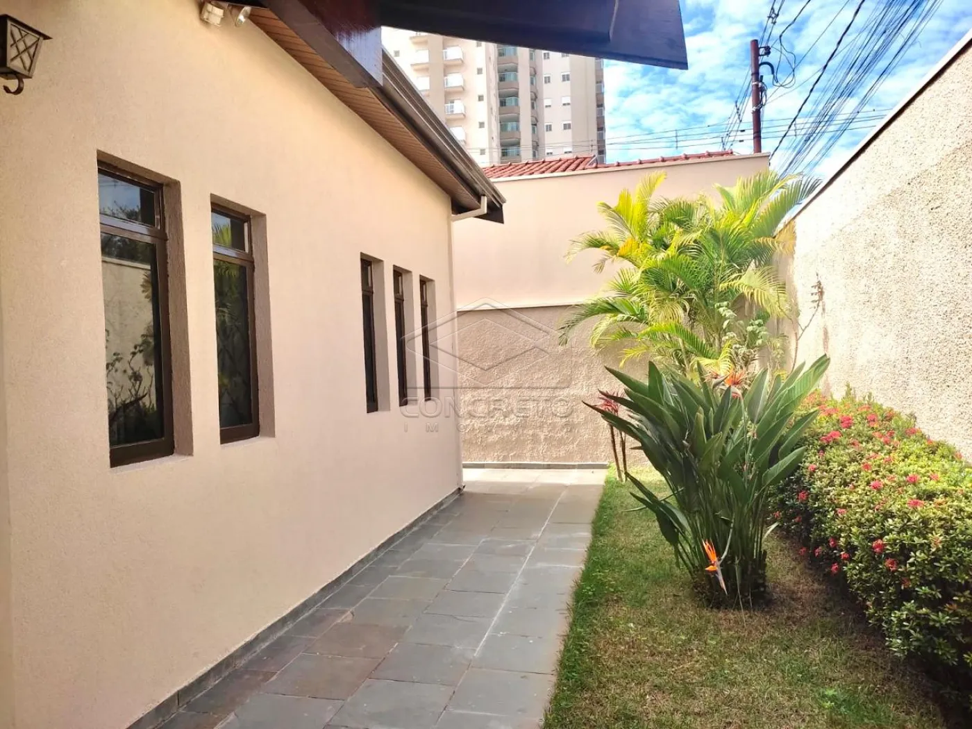 Comprar Casa / Padr&atilde;o em Len&ccedil;&oacute;is Paulista R$ 760.000,00 - Foto 1