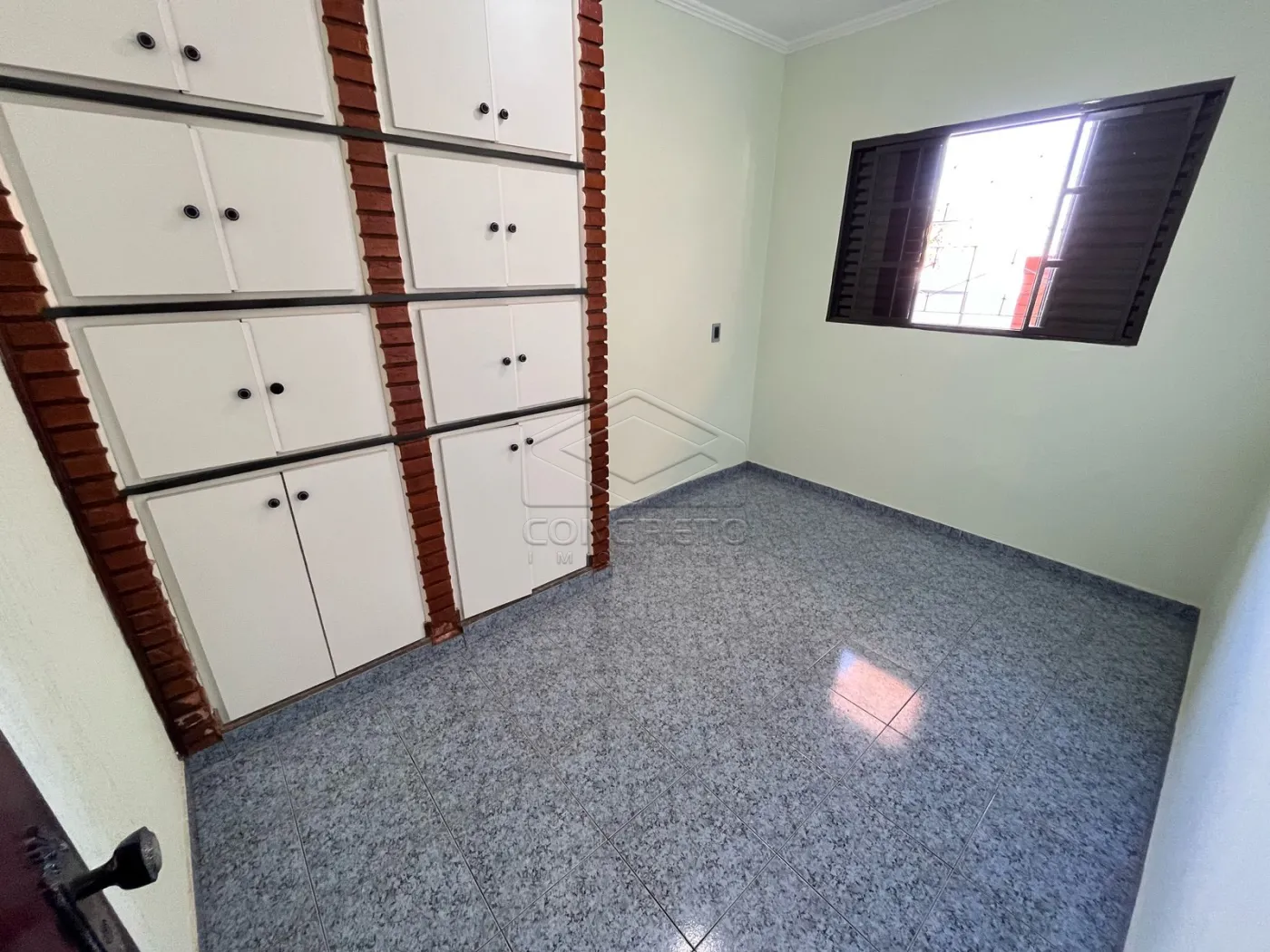 Alugar Casa / Resid&ecirc;ncia em Len&ccedil;&oacute;is Paulista R$ 2.300,00 - Foto 1