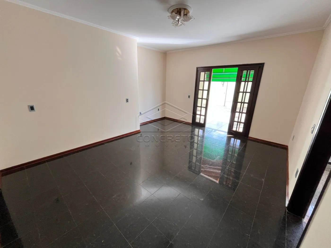 Alugar Casa / Resid&ecirc;ncia em Len&ccedil;&oacute;is Paulista R$ 2.300,00 - Foto 3