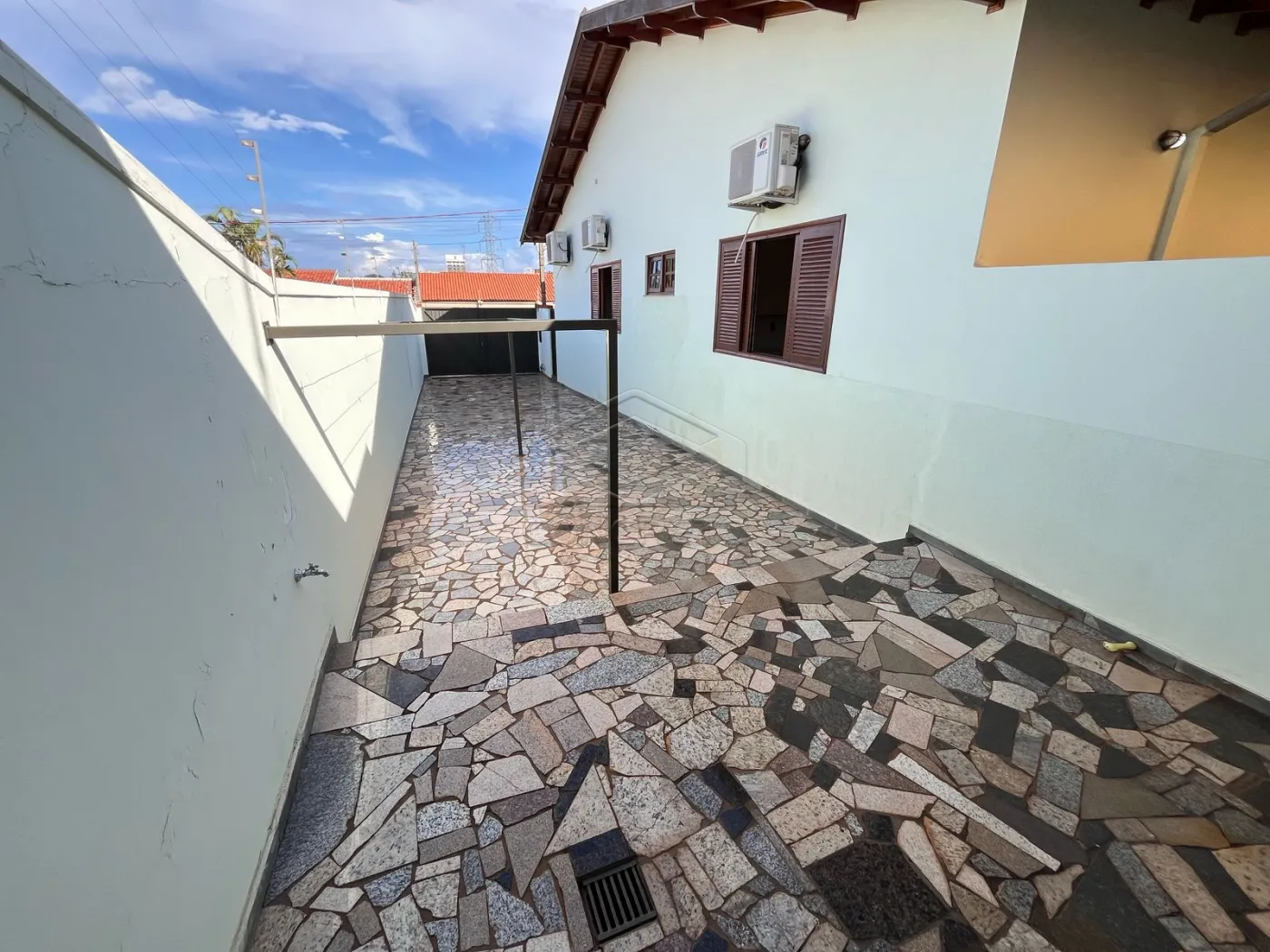 Alugar Casa / Resid&ecirc;ncia em Len&ccedil;&oacute;is Paulista R$ 2.300,00 - Foto 9