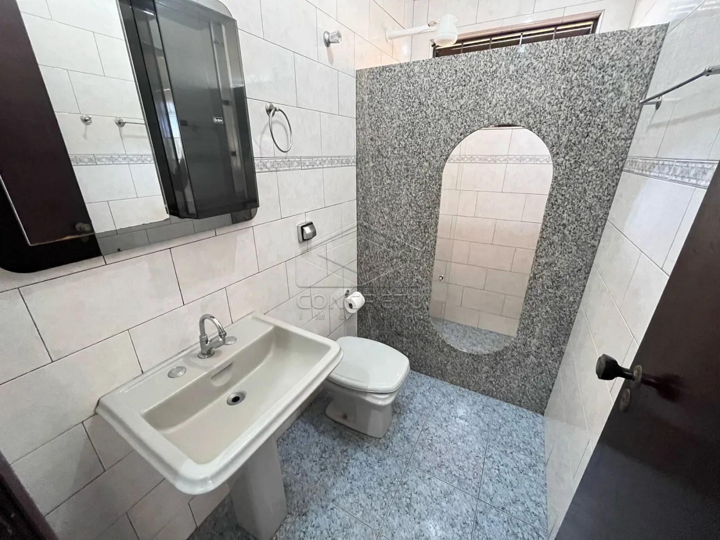 Alugar Casa / Resid&ecirc;ncia em Len&ccedil;&oacute;is Paulista R$ 2.300,00 - Foto 12