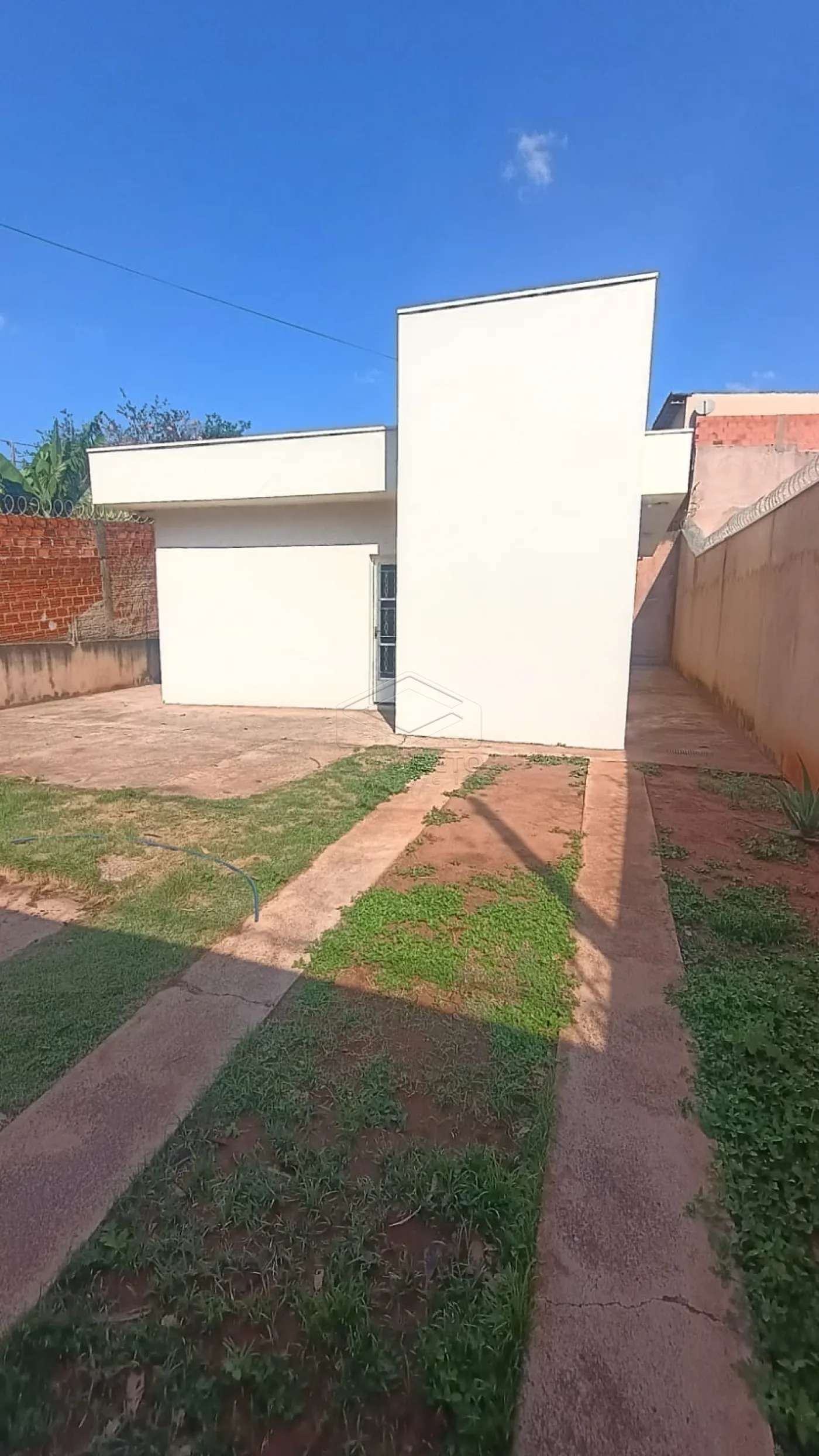 Alugar Casa / Resid&ecirc;ncia em Len&ccedil;&oacute;is Paulista R$ 1.850,00 - Foto 1