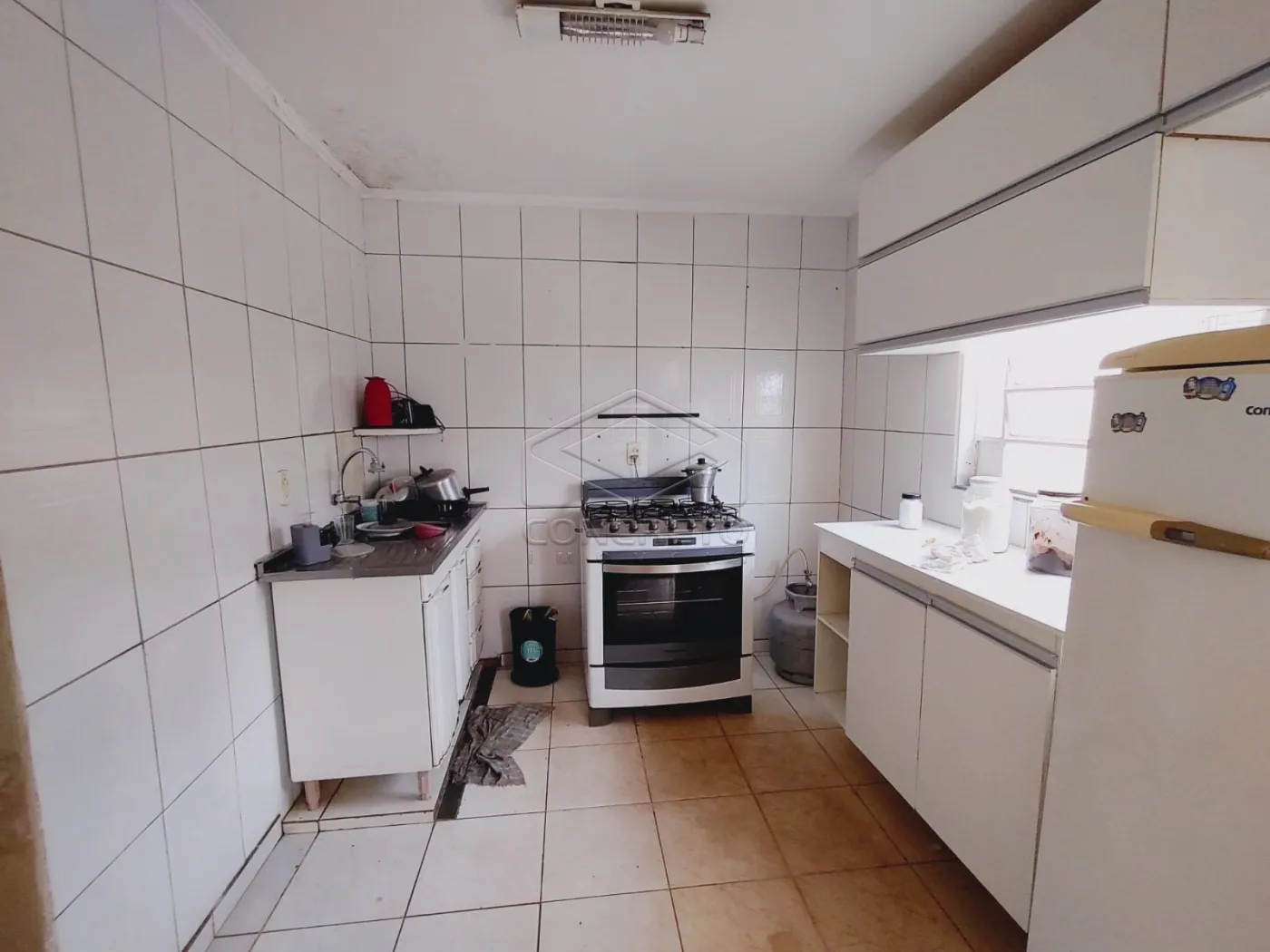 Alugar Casa / Padr&atilde;o em Len&ccedil;&oacute;is Paulista R$ 1.200,00 - Foto 4