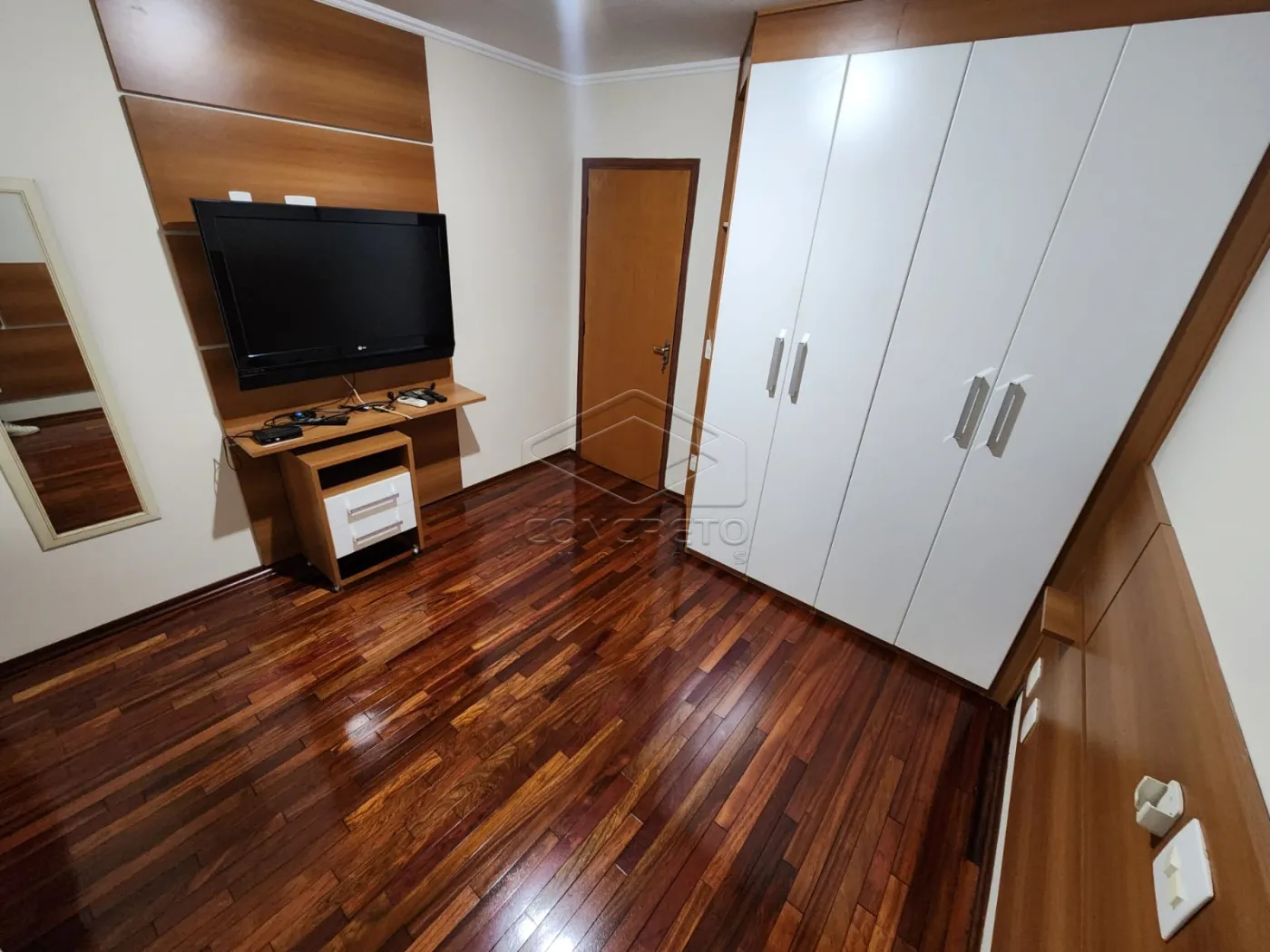 Alugar Apartamento / Padr&atilde;o em Ja&uacute; R$ 1.700,00 - Foto 4