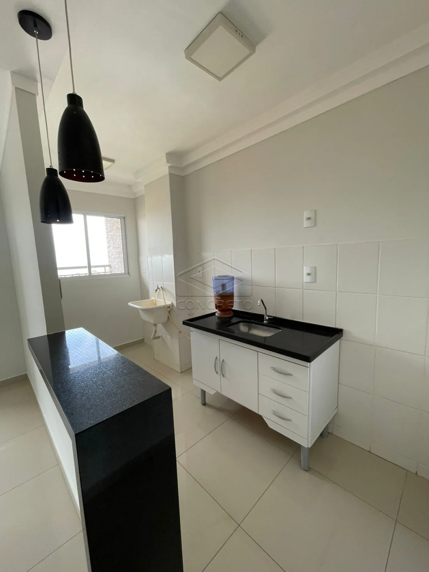 Alugar Apartamento / Padr&atilde;o em Len&ccedil;&oacute;is Paulista R$ 1.450,00 - Foto 1