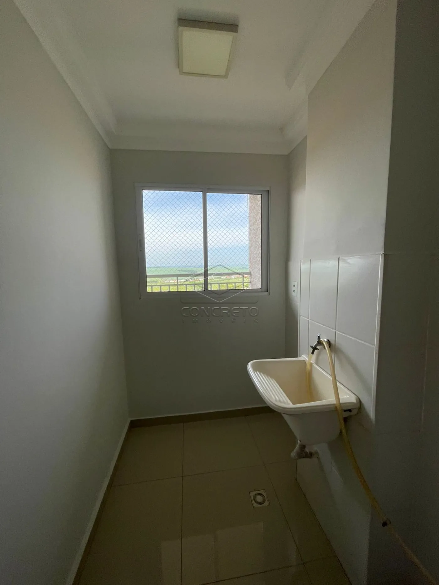 Alugar Apartamento / Padr&atilde;o em Len&ccedil;&oacute;is Paulista R$ 1.450,00 - Foto 2