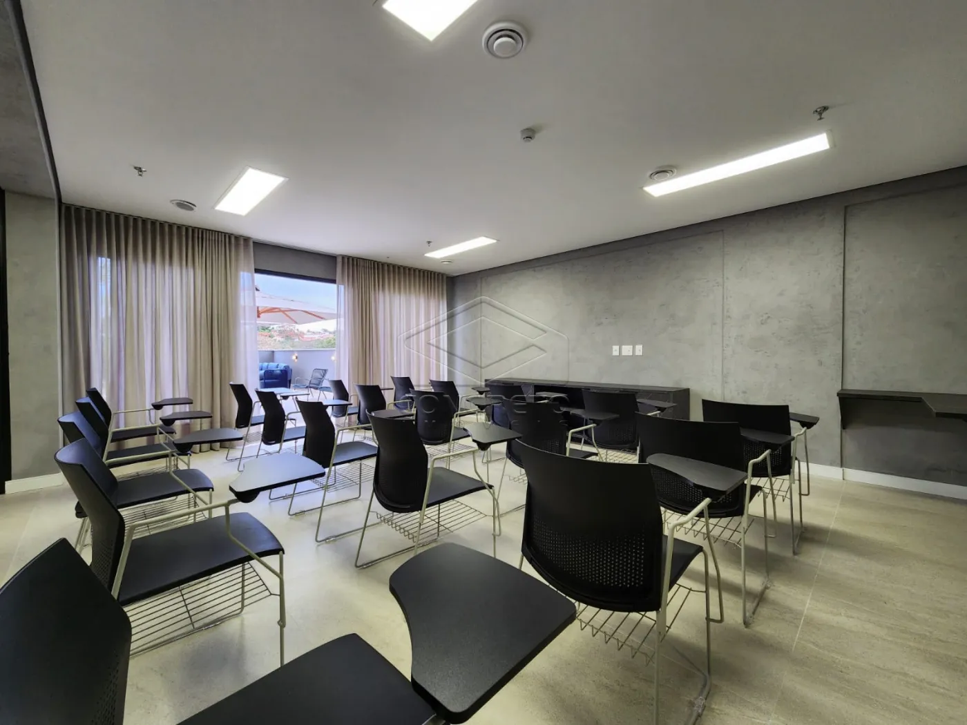 Alugar Comercial / Sala em Ja&uacute; R$ 3.000,00 - Foto 8