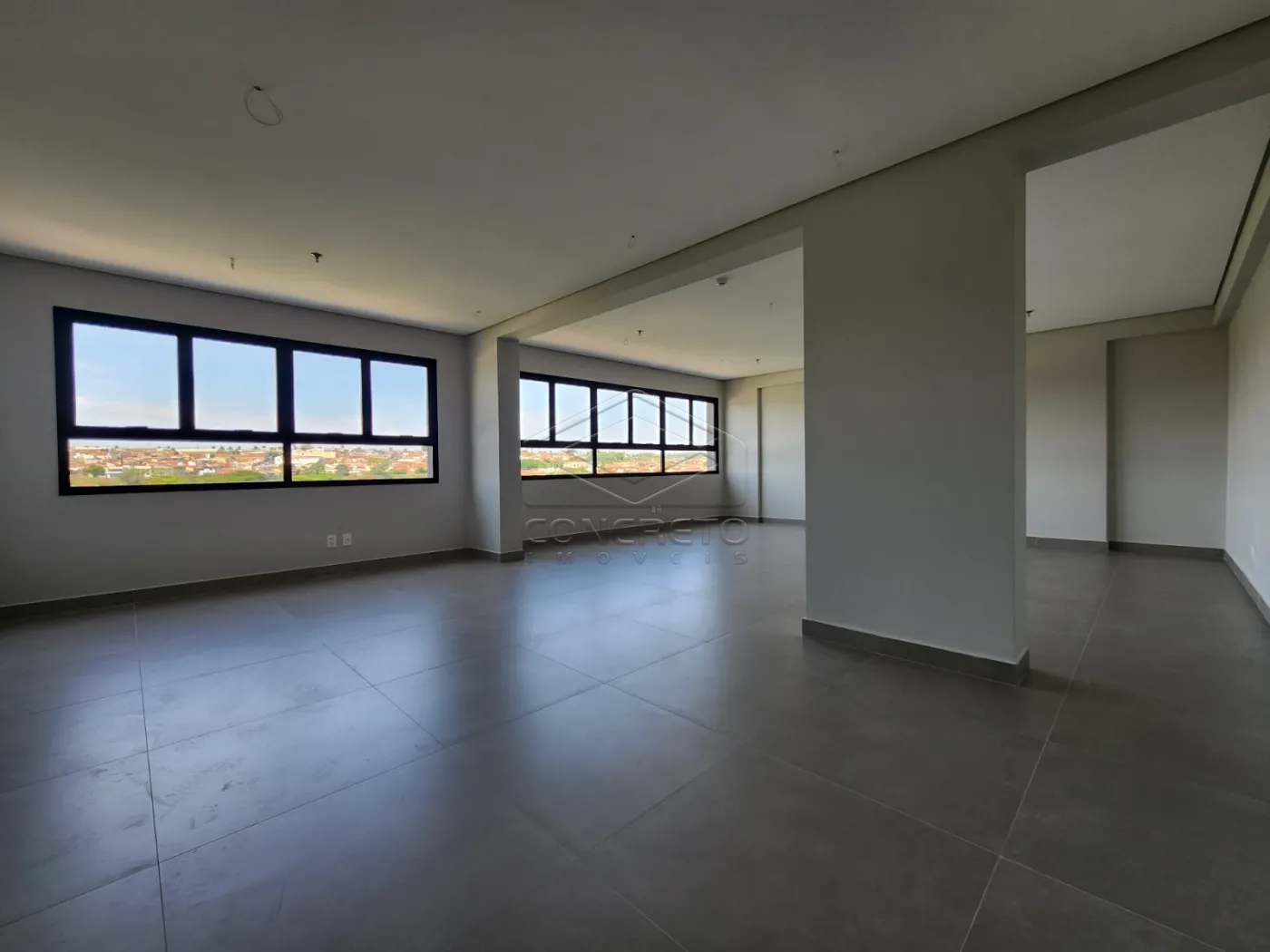 Alugar Comercial / Sala em Ja&uacute; R$ 3.500,00 - Foto 2