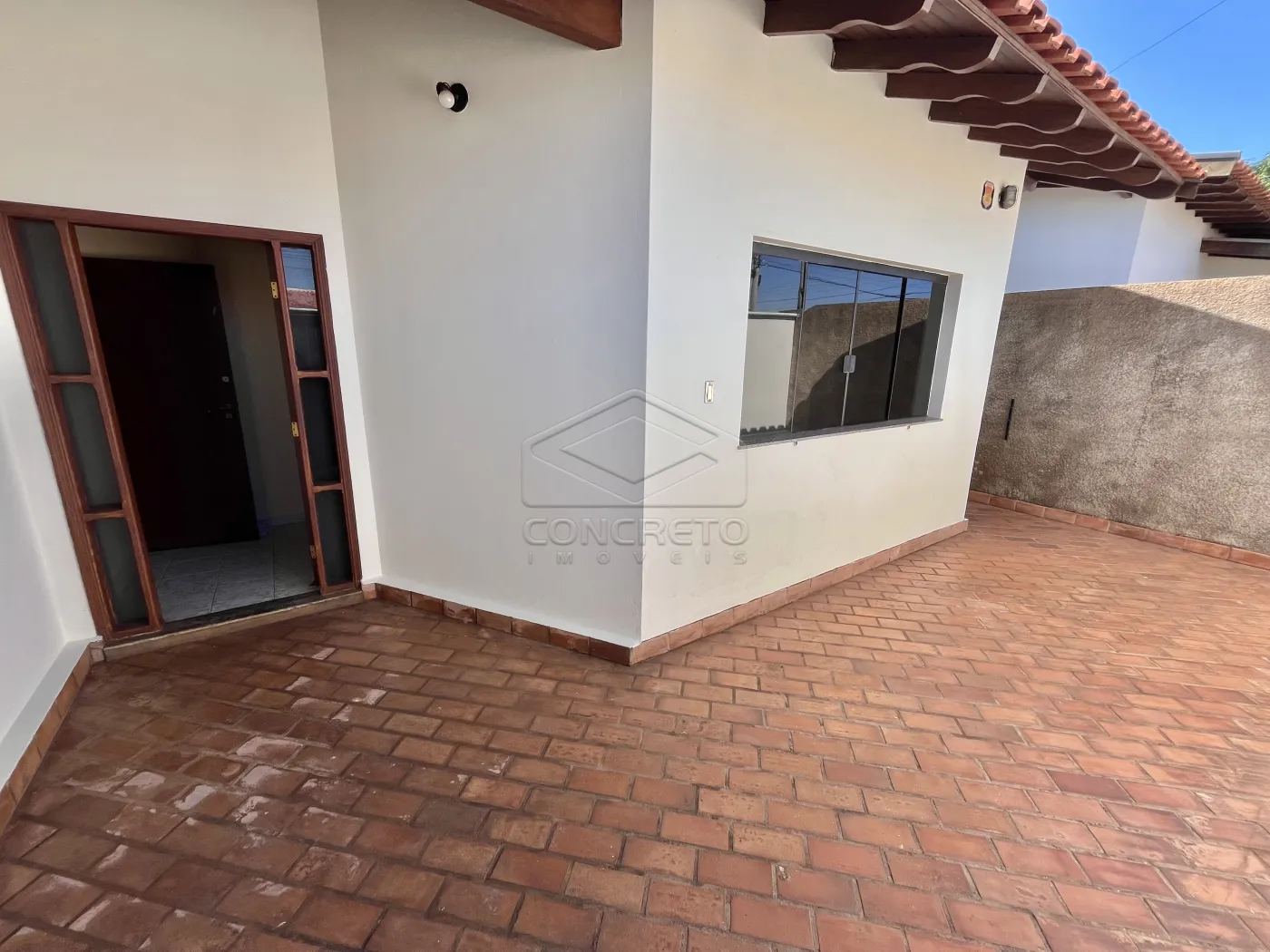 Alugar Casa / Padr&atilde;o em Len&ccedil;&oacute;is Paulista R$ 2.500,00 - Foto 2