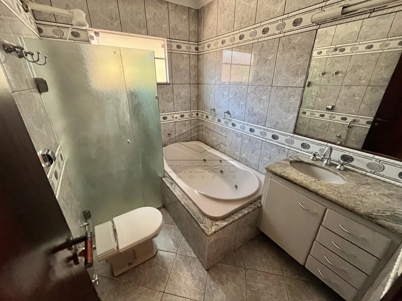 Alugar Casa / Padr&atilde;o em Len&ccedil;&oacute;is Paulista R$ 2.500,00 - Foto 10