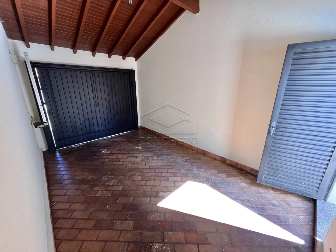 Alugar Casa / Padr&atilde;o em Len&ccedil;&oacute;is Paulista R$ 2.500,00 - Foto 14