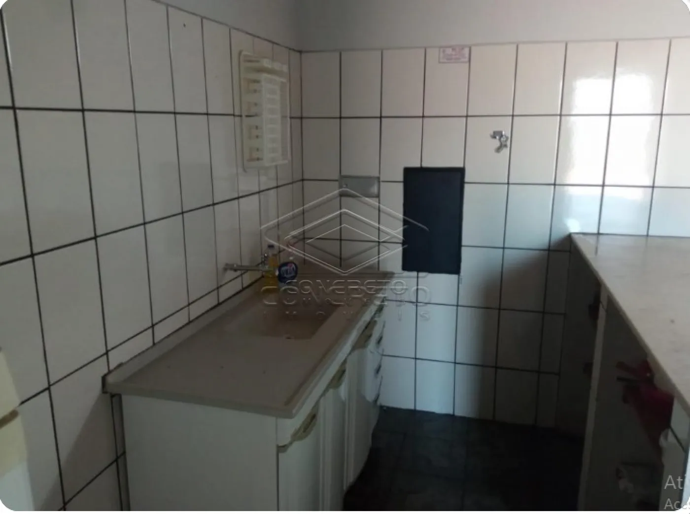 Alugar Casa / Padr&atilde;o em Len&ccedil;&oacute;is Paulista R$ 1.400,00 - Foto 2