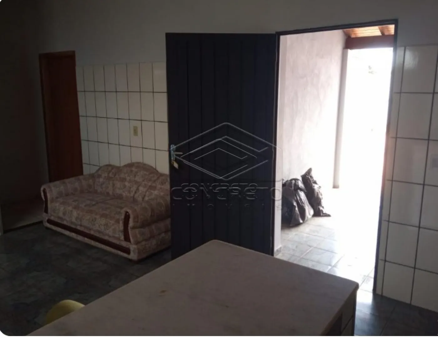 Alugar Casa / Padr&atilde;o em Len&ccedil;&oacute;is Paulista R$ 1.400,00 - Foto 4