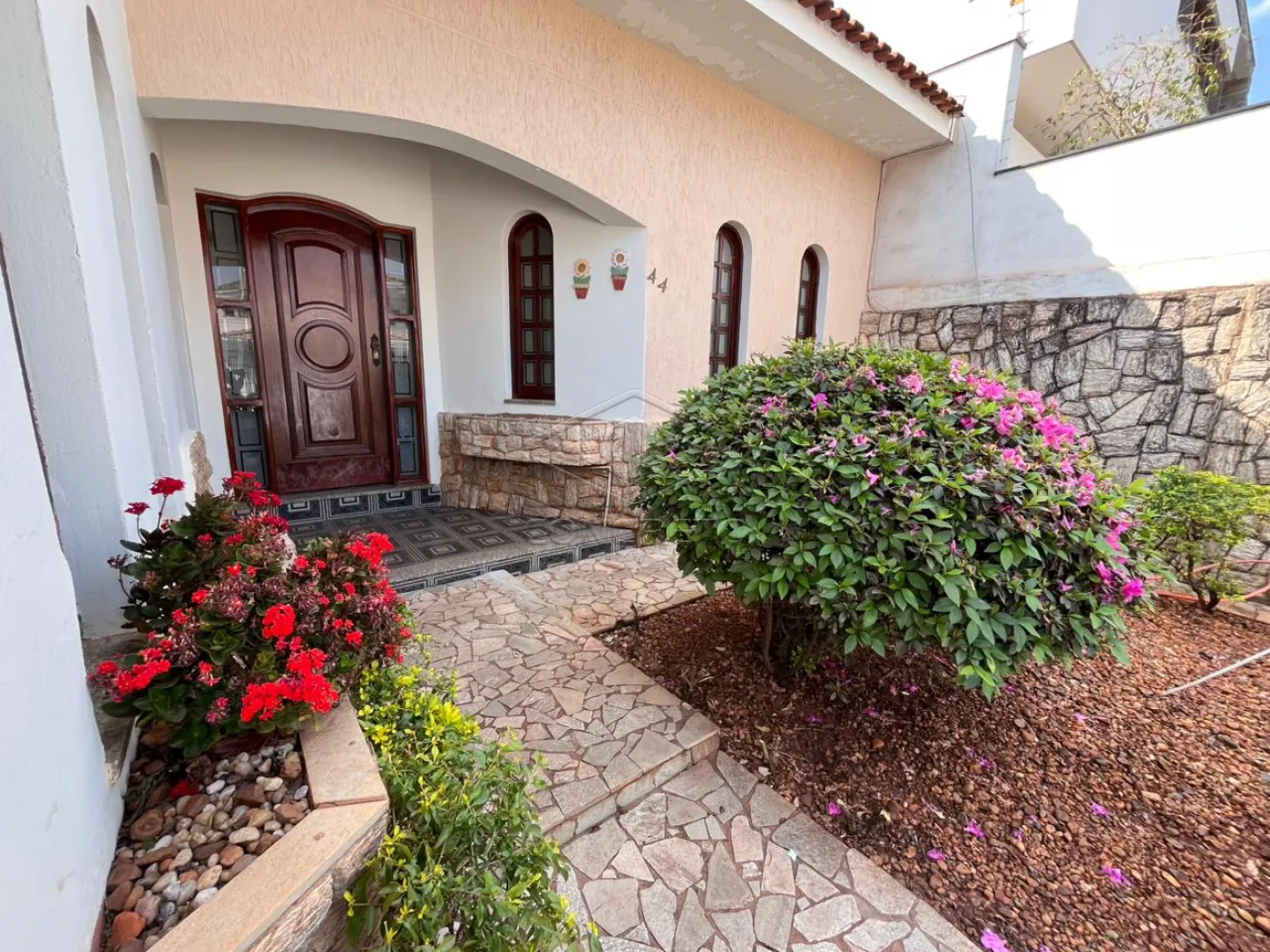 Alugar Casa / Padr&atilde;o em Len&ccedil;&oacute;is Paulista R$ 3.300,00 - Foto 1